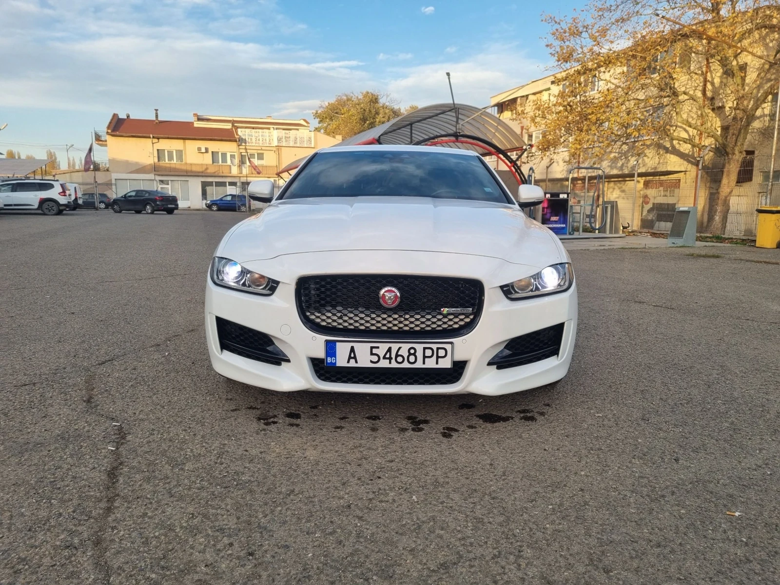 Jaguar XE R sport 2.0 euro 6B 4x4 - изображение 3