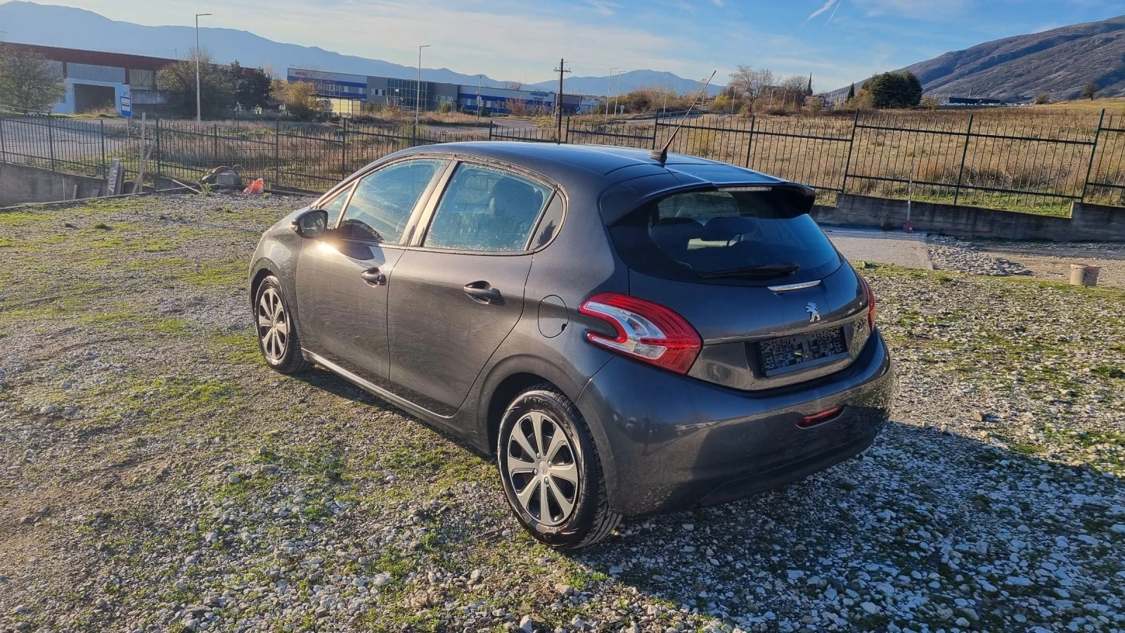Peugeot 208 1.4HDI  - изображение 7