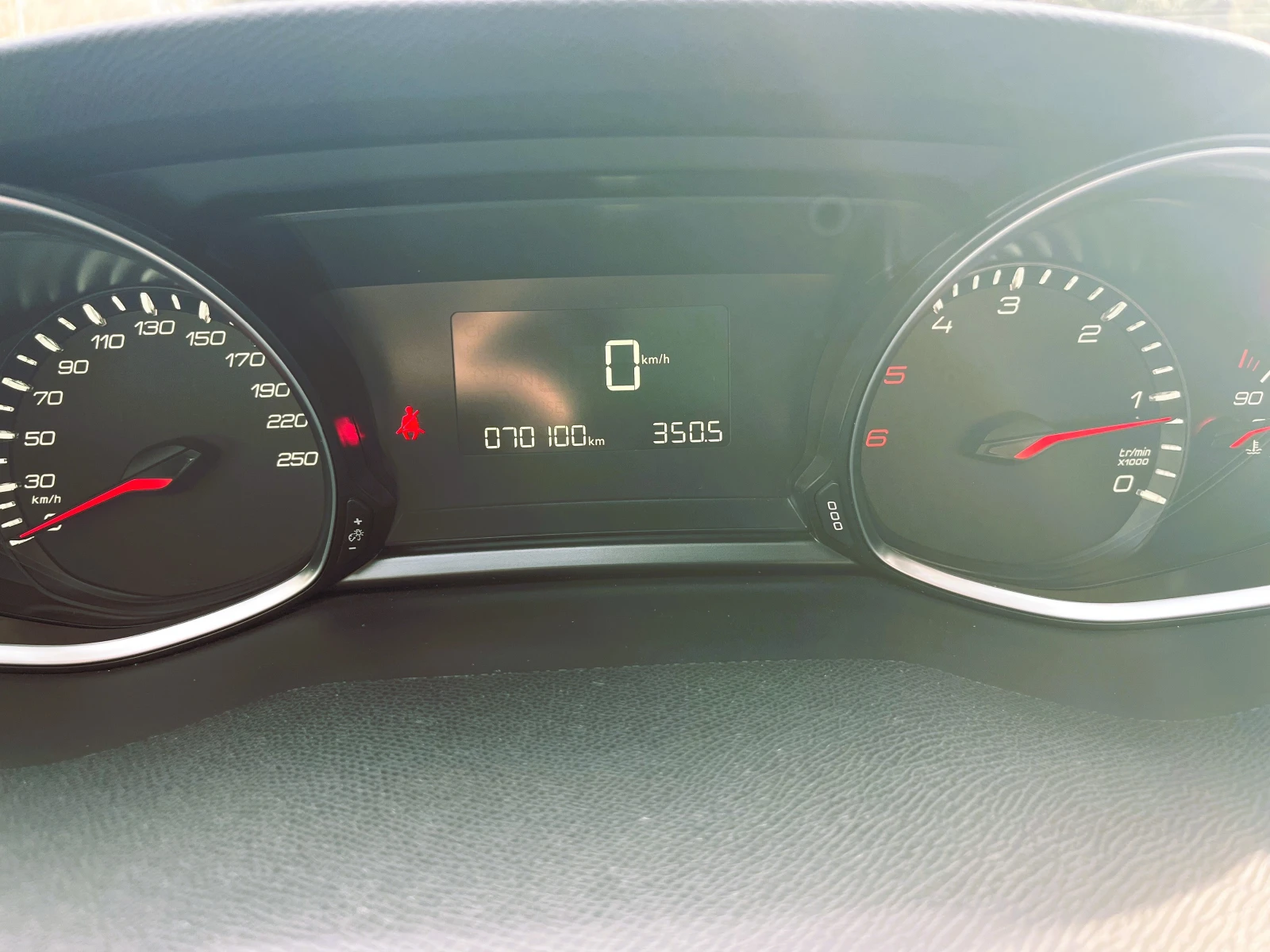 Peugeot 308 ACTIVE 1.6 e-HDI, снимка 6 - Автомобили и джипове - 53540567