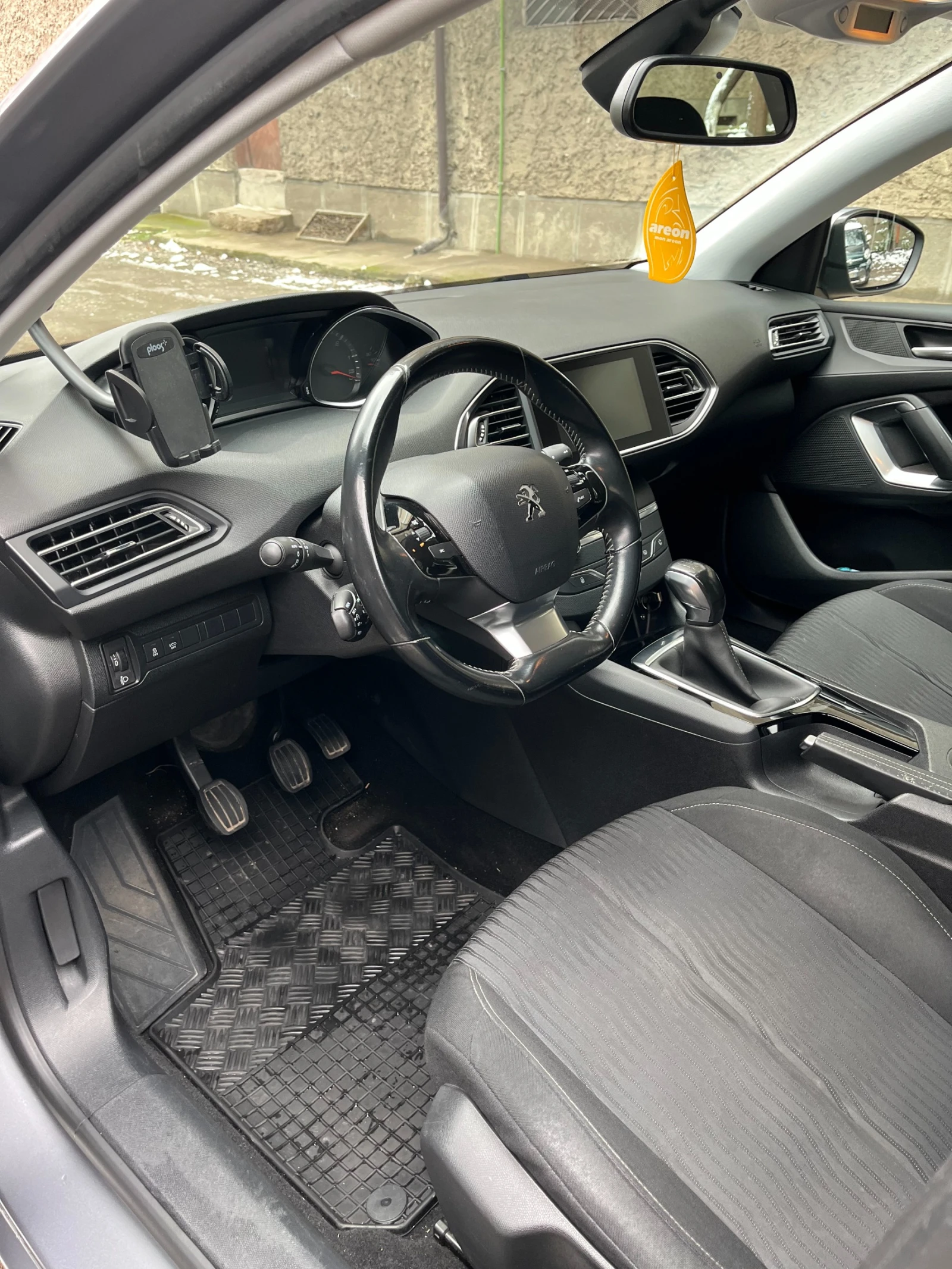 Peugeot 308 ACTIVE 1.6 e-HDI, снимка 10 - Автомобили и джипове - 53540567