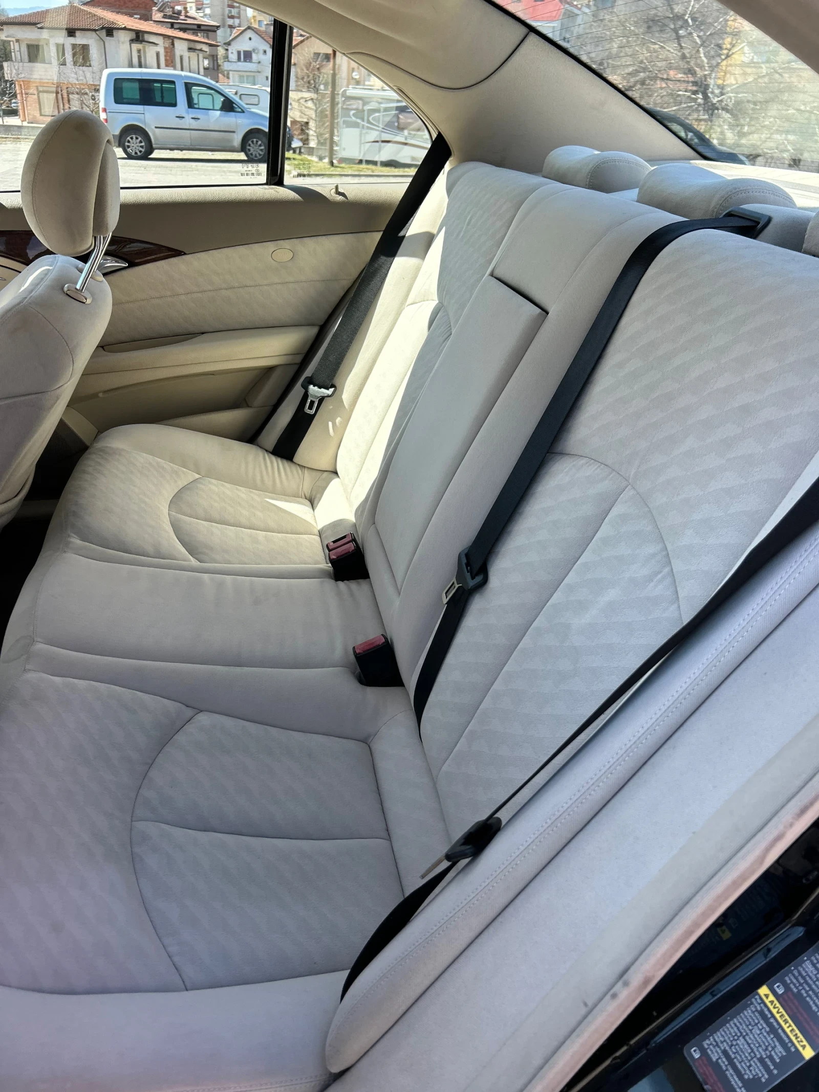 Mercedes-Benz E 220 CDI АВТОМАТ, снимка 11 - Автомобили и джипове - 53787612