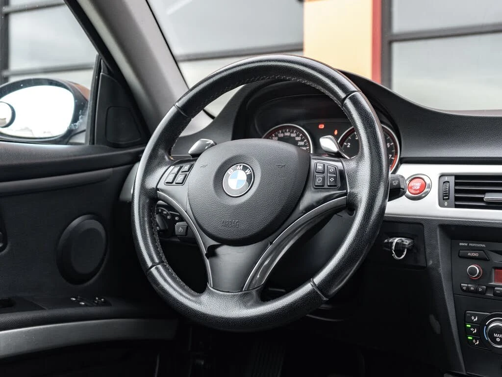 BMW 335 !RWD!* АвтоКредит* Цена до БГ* , снимка 10 - Автомобили и джипове - 53818116