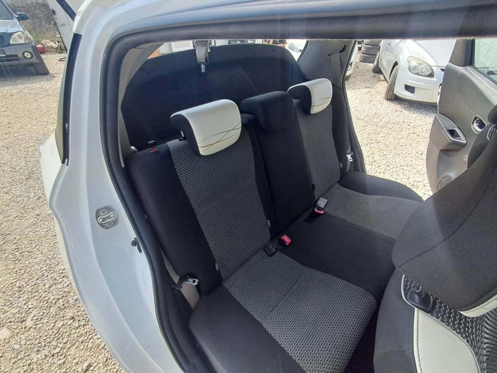 Toyota Yaris 1.0 ������ | Mobile.bg � ����������� 10