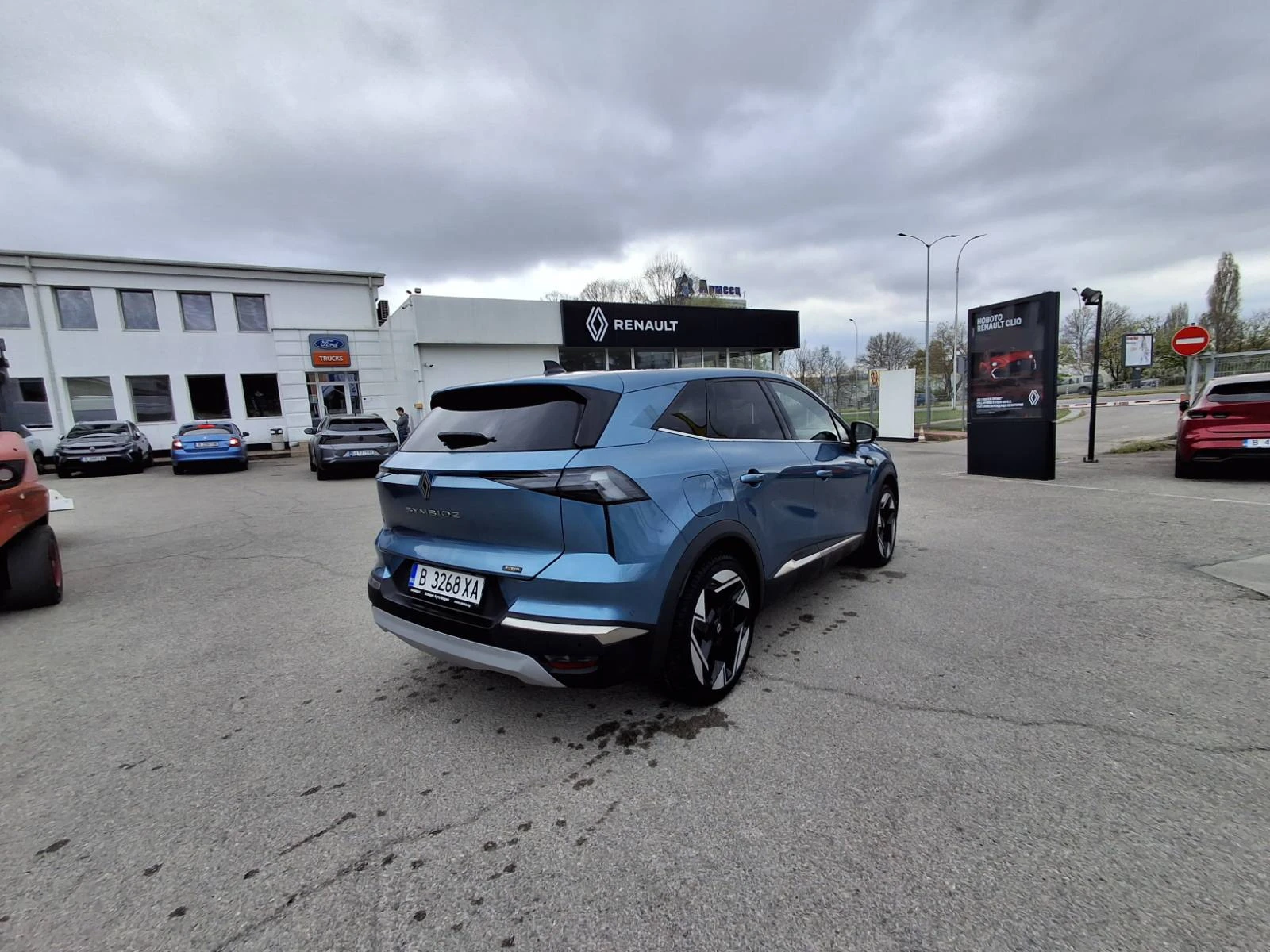 Renault Symbioz e-tech full hybrid 145, снимка 5 - Автомобили и джипове - 54267504