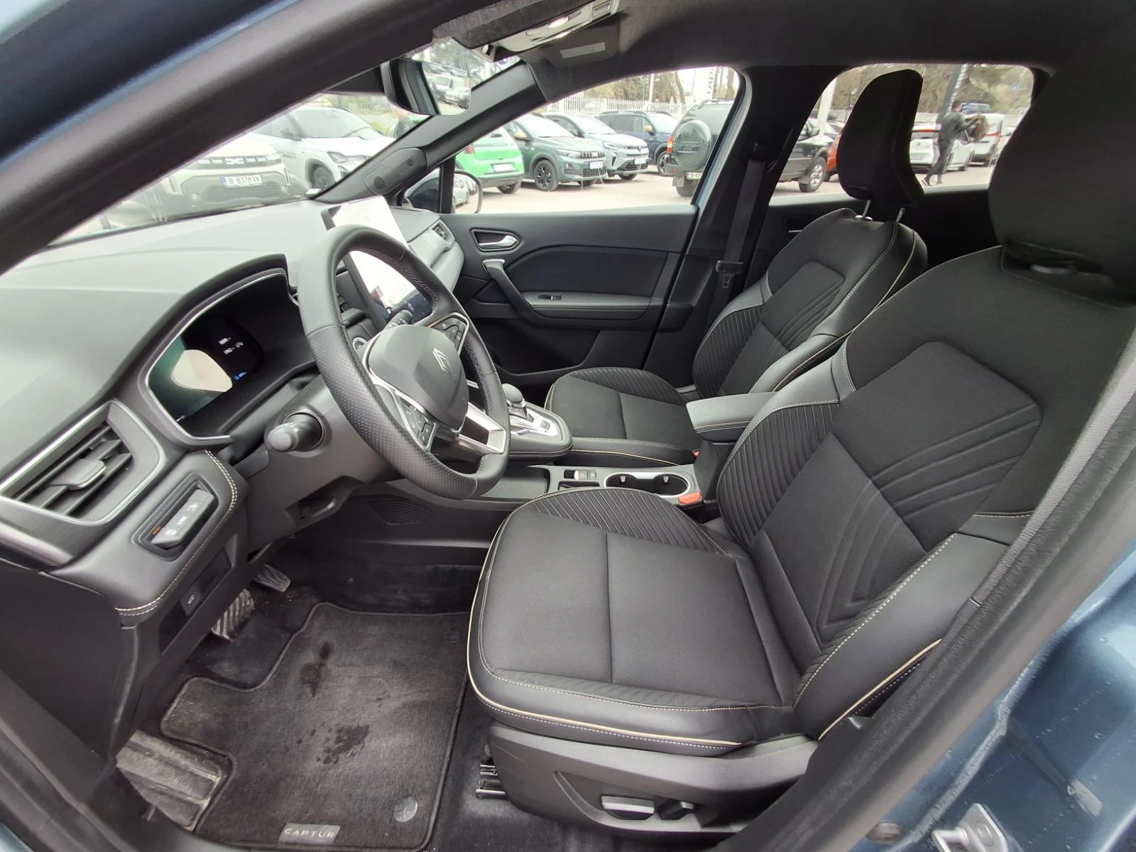 Renault Symbioz e-tech full hybrid 145, снимка 11 - Автомобили и джипове - 54267504