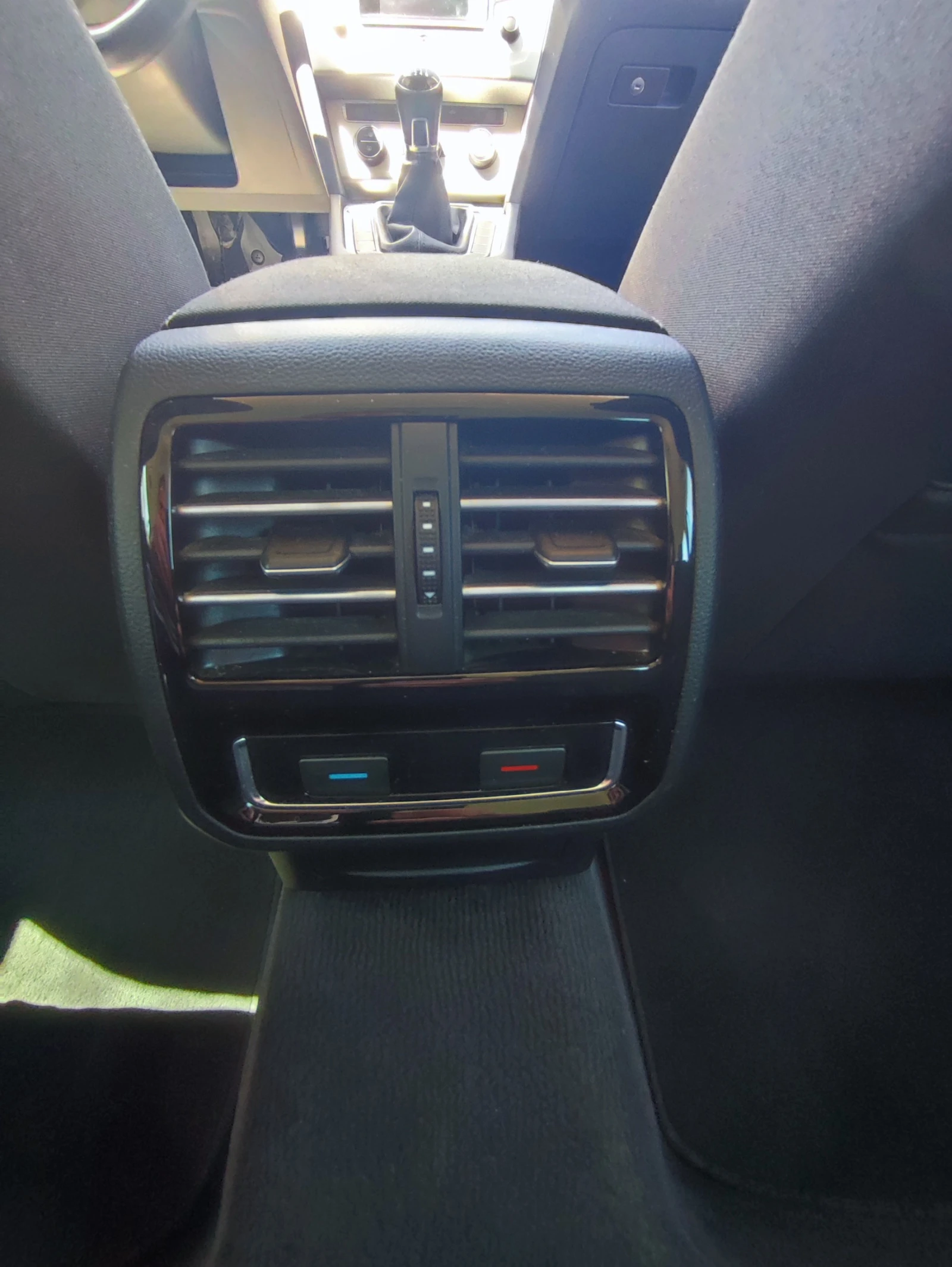 VW Passat 2.0TDI-150kc-6ck-EXECUTIVE-HIGHLINE-BMT, снимка 9 - Автомобили и джипове - 54320515