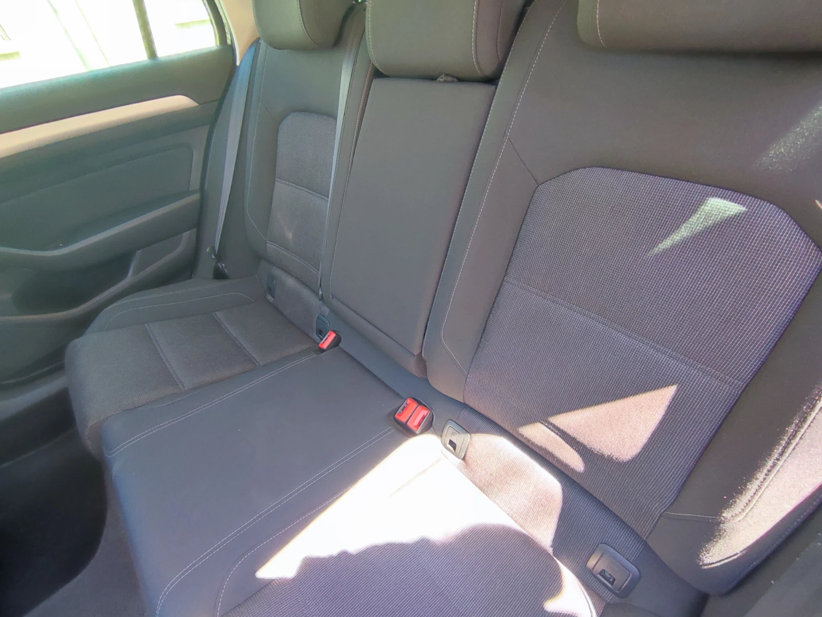 VW Passat 2.0TDI-150kc-6ck-EXECUTIVE-HIGHLINE-BMT, снимка 8 - Автомобили и джипове - 54320515