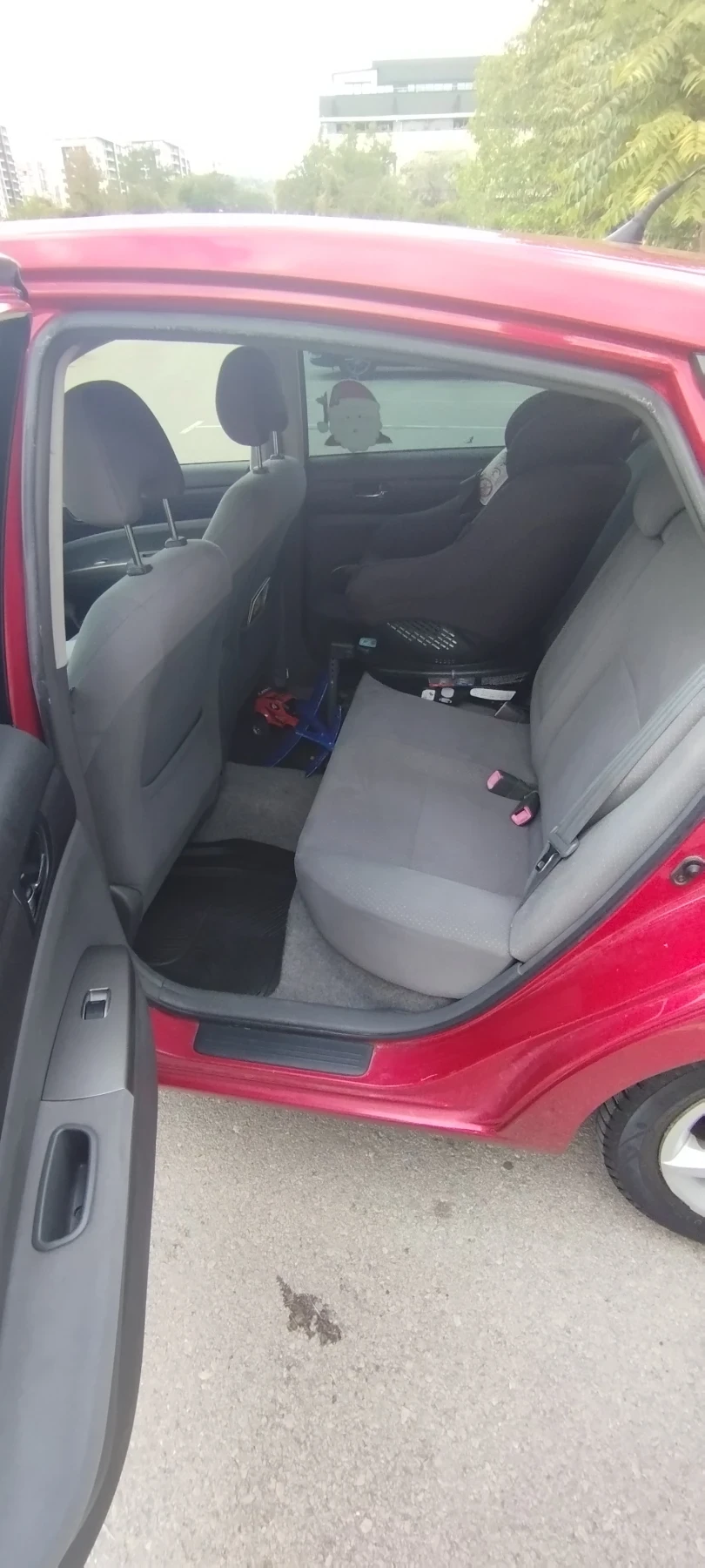 Toyota Prius 1.5 Hybrid + газ, снимка 6 - Автомобили и джипове - 54607923