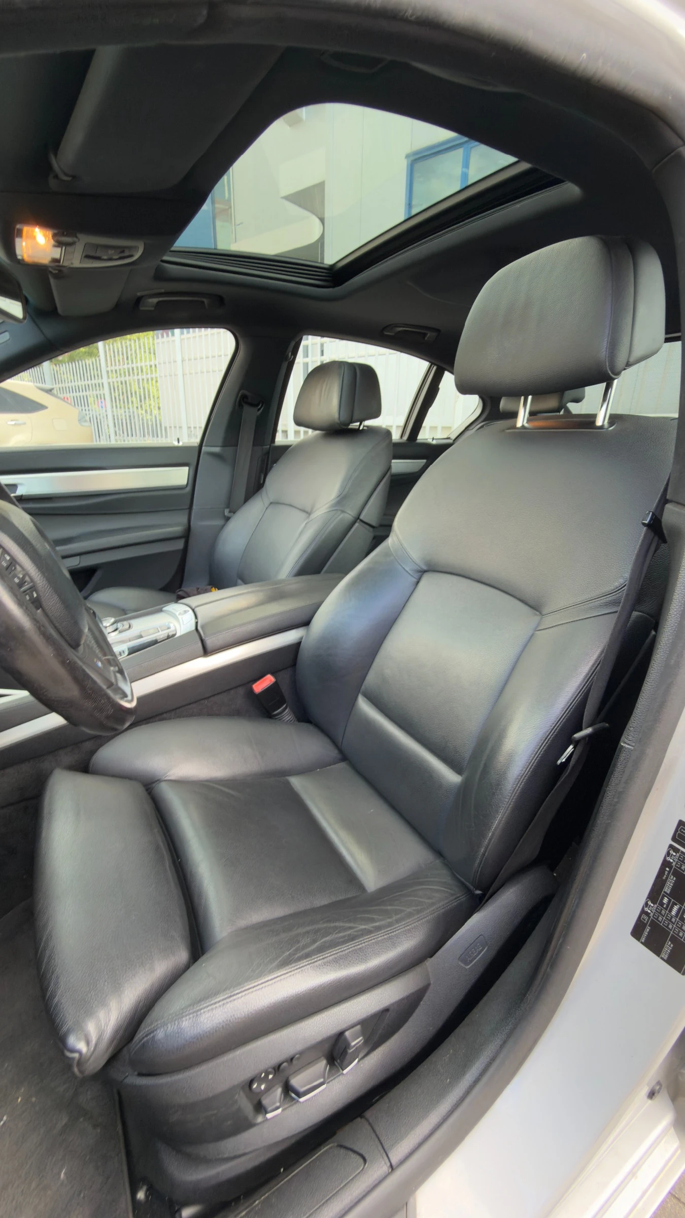 BMW 740 Mpack/Keyles/Softclose/Distronic/Headup, снимка 9 - Автомобили и джипове - 54704800