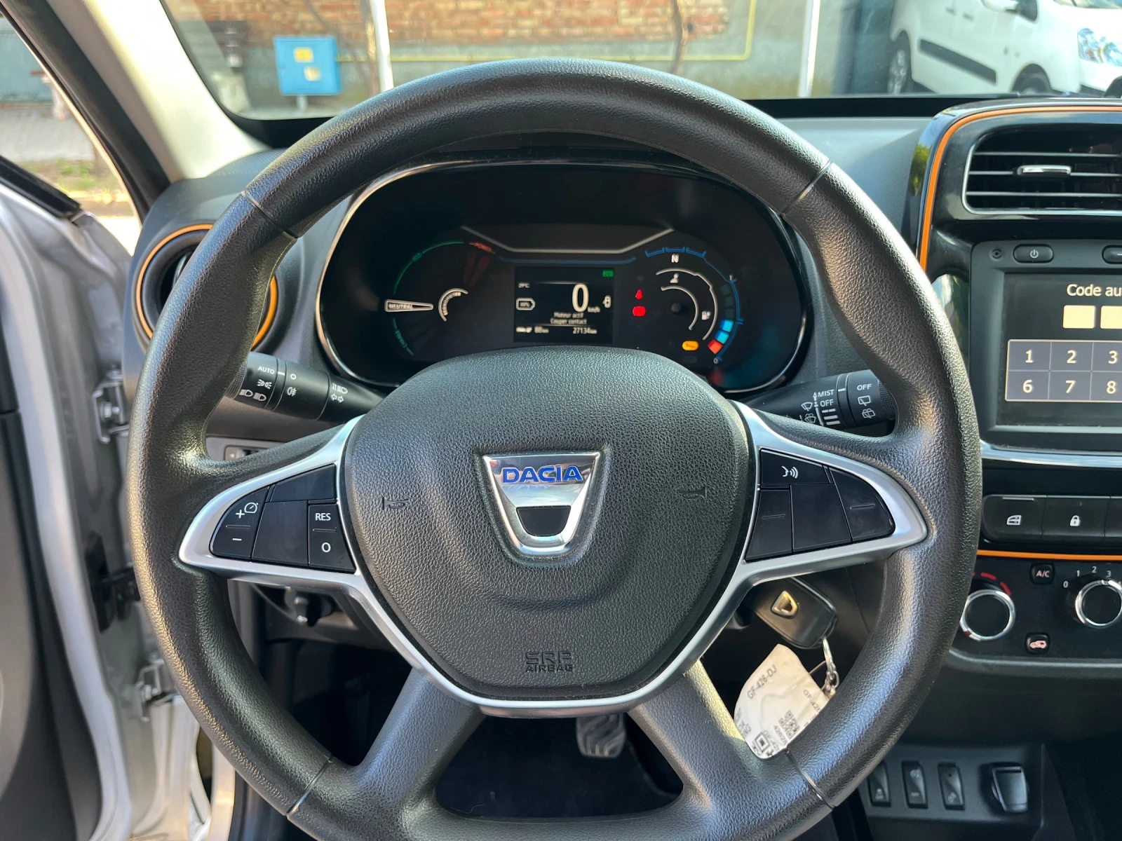 Dacia Spring Comfort + , снимка 11 - Автомобили и джипове - 54811472