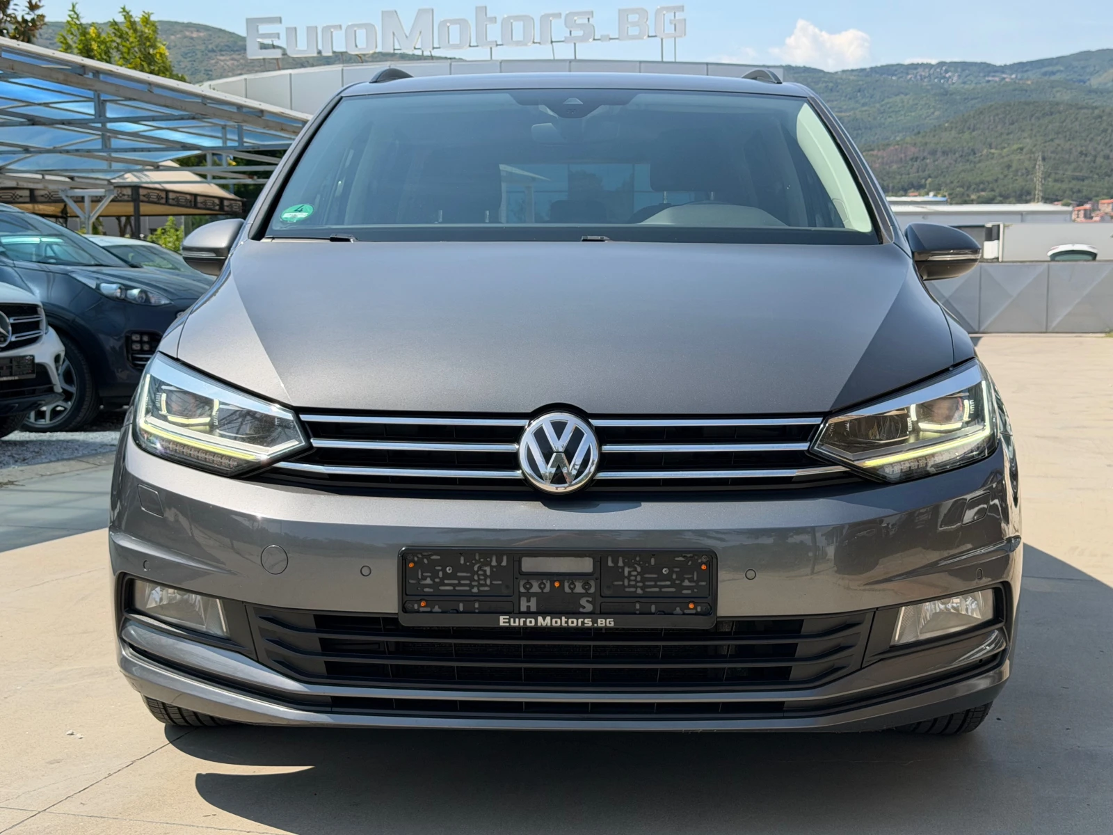 VW Touran 2.0TDI, HIGHLINE, DISTR, NAVI+ CAMERA, LED, ПОДГРЕ, снимка 2 - Автомобили и джипове - 55727856
