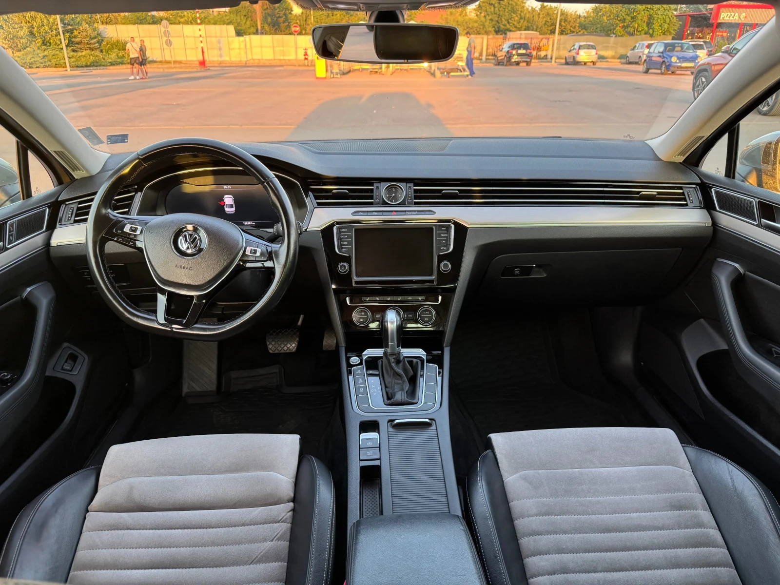 VW Passat BiTDI 4Motion DSG Highline Digital cockpit, снимка 3 - Автомобили и джипове - 56257542