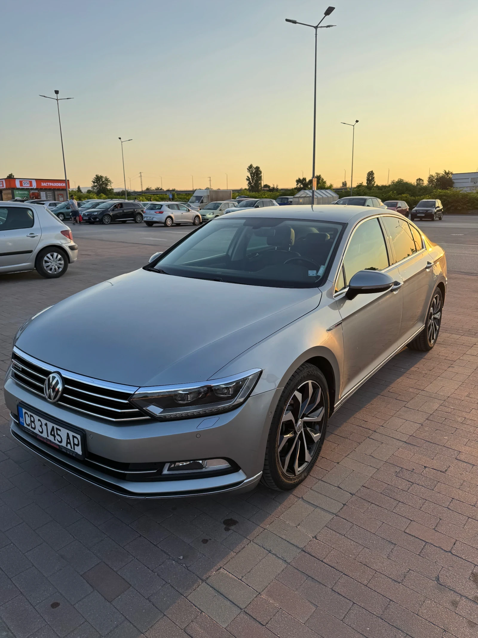 VW Passat BiTDI 4Motion DSG Highline Digital cockpit, снимка 6 - Автомобили и джипове - 56257542