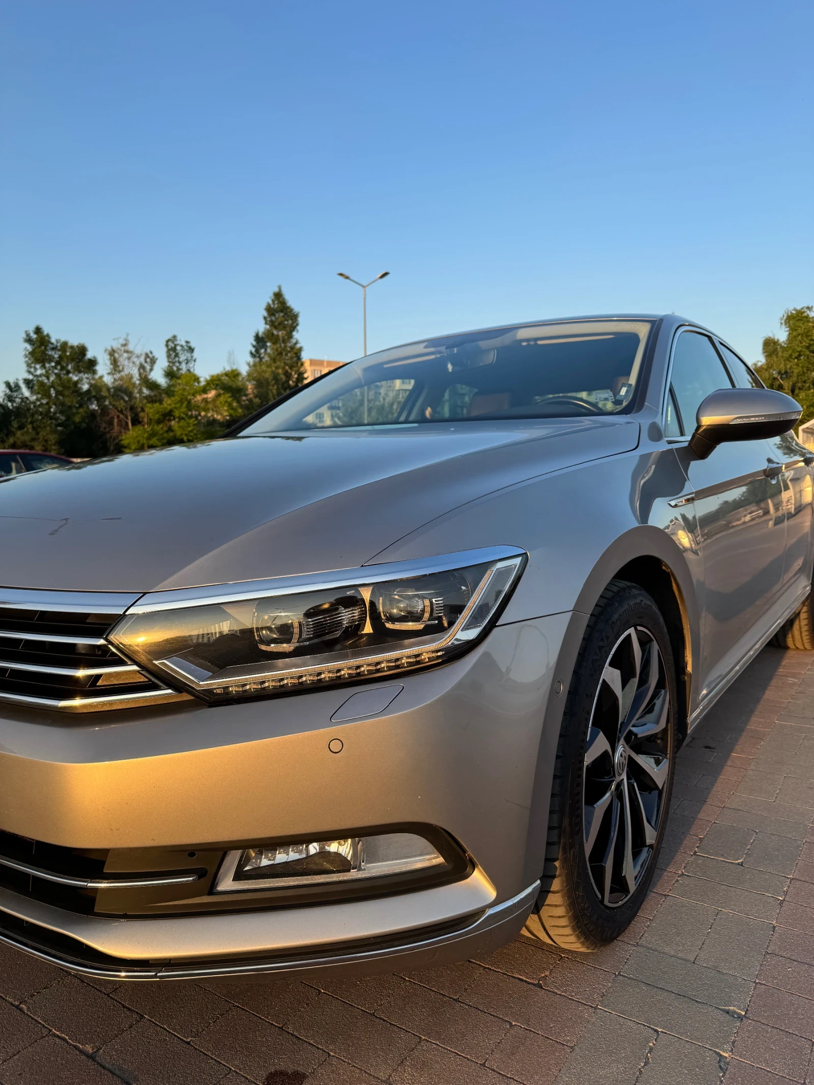 VW Passat BiTDI 4Motion DSG Highline Digital cockpit, снимка 10 - Автомобили и джипове - 56257542