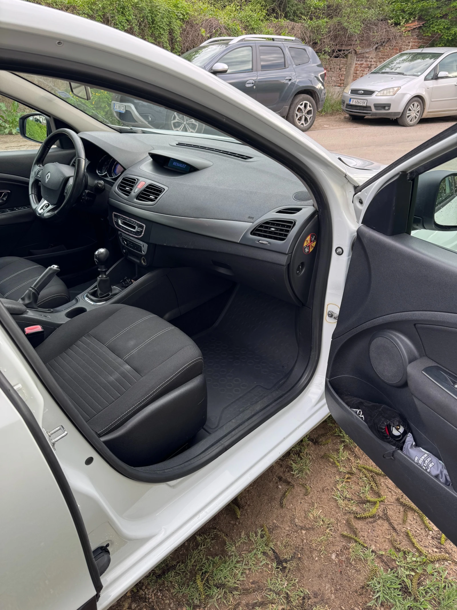 Renault Fluence 1.5 D, снимка 8 - Автомобили и джипове - 56316926