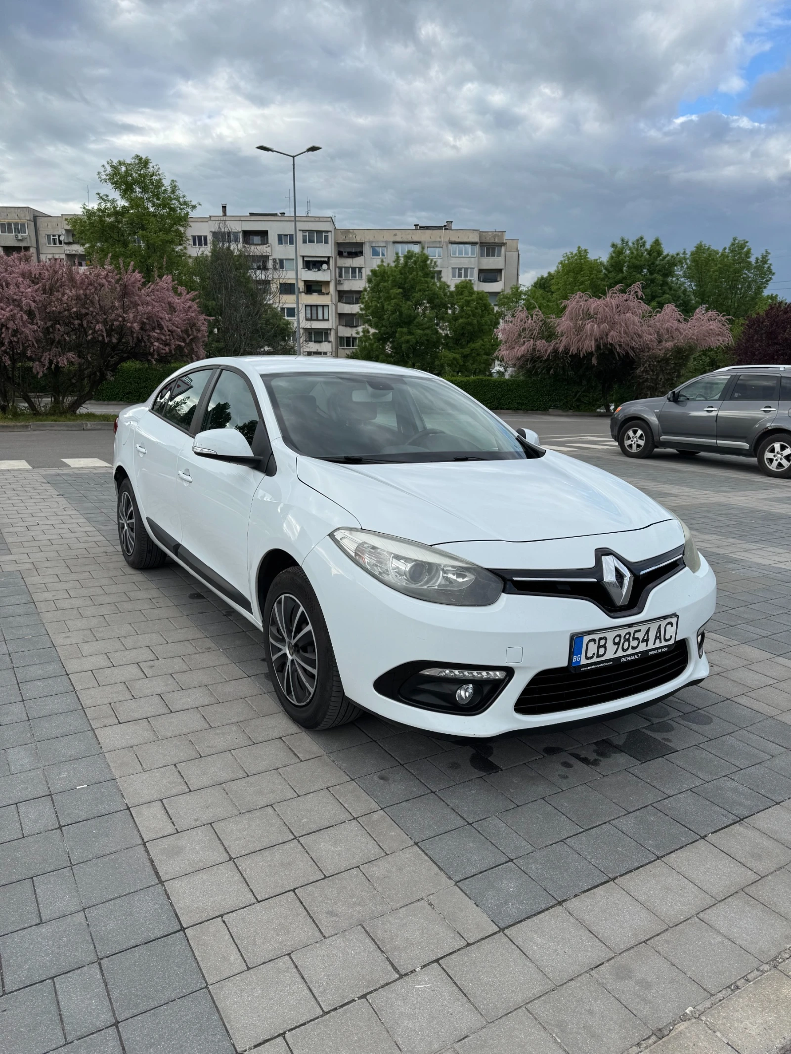 Renault Fluence 1.5 D, снимка 3 - Автомобили и джипове - 56316926