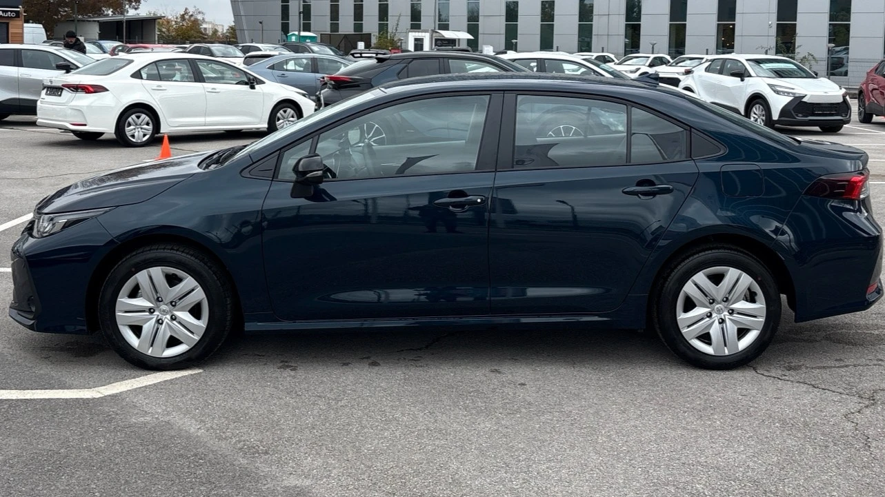 Toyota Corolla 1.5 6MT Comfort, снимка 3 - Автомобили и джипове - 56704911