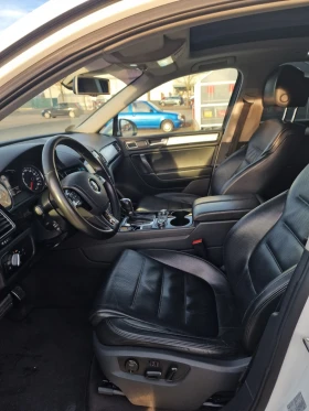 Обява за продажба на VW Touareg R-Line, обдухване, печка, дистроник, ФУЛ МАКС ~34 990 лв. - изображение 11