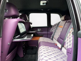 Rolls-Royce Cullinan REAR THEATRE / BESPOKE / SHOOTING STAR / 23 /  - 382980 € - 27268173 15