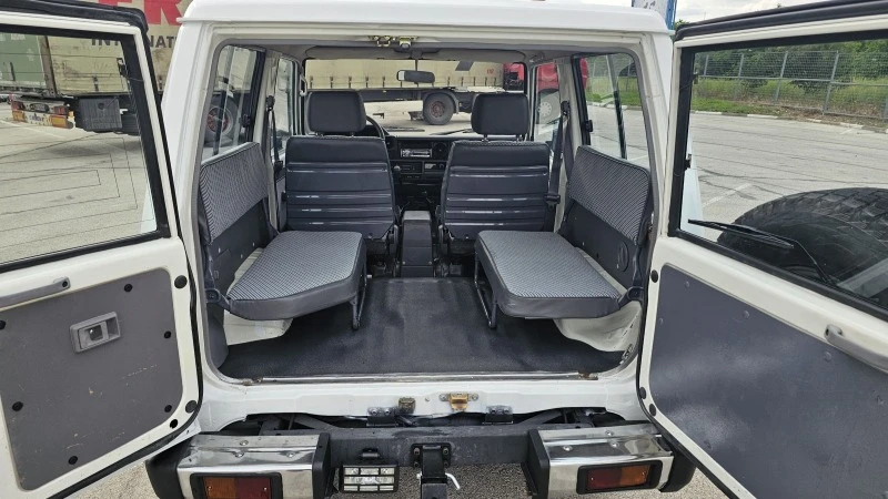 Toyota Land cruiser 2.4 Бензин, снимка 11 - Автомобили и джипове - 45874192