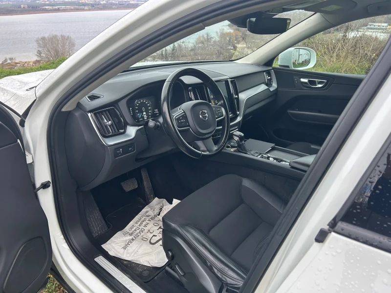 Volvo XC60 12.2018 D4, снимка 12 - Автомобили и джипове - 48545065