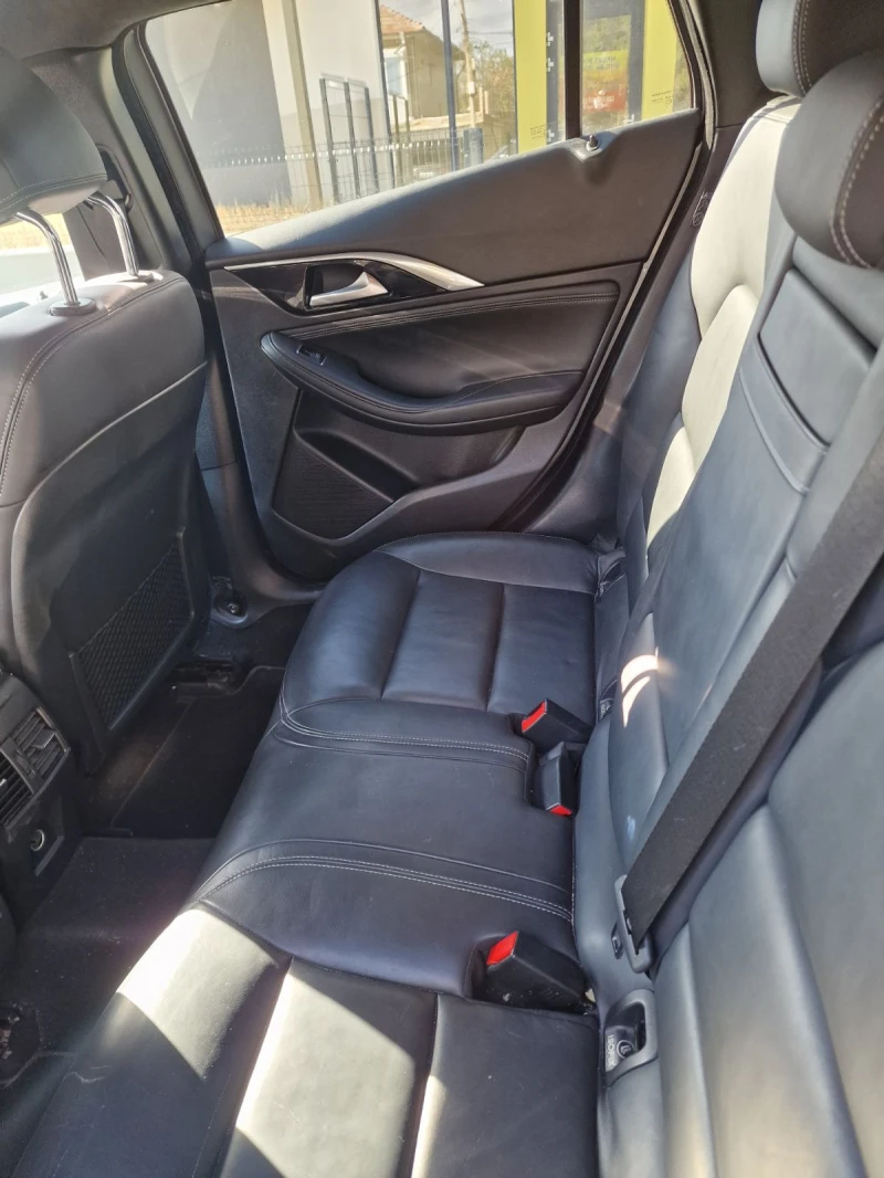 Infiniti QX30 2.2 AWD PREMIUM TECH/ FULL 4x4, снимка 7 - Автомобили и джипове - 52440237