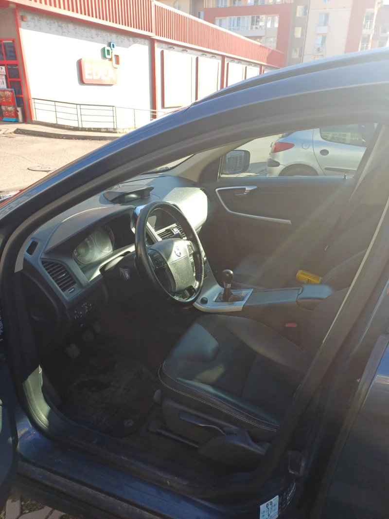 Volvo XC60, снимка 9 - Автомобили и джипове - 52505798