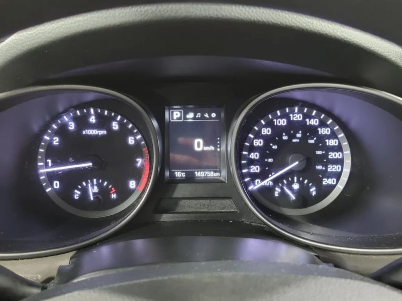 Hyundai Santa fe 2018 2.4L AWD * CARFAX * БЕЗ ПЪРВОНАЧАЛНА ВНОСКА, снимка 9 - Автомобили и джипове - 52691529