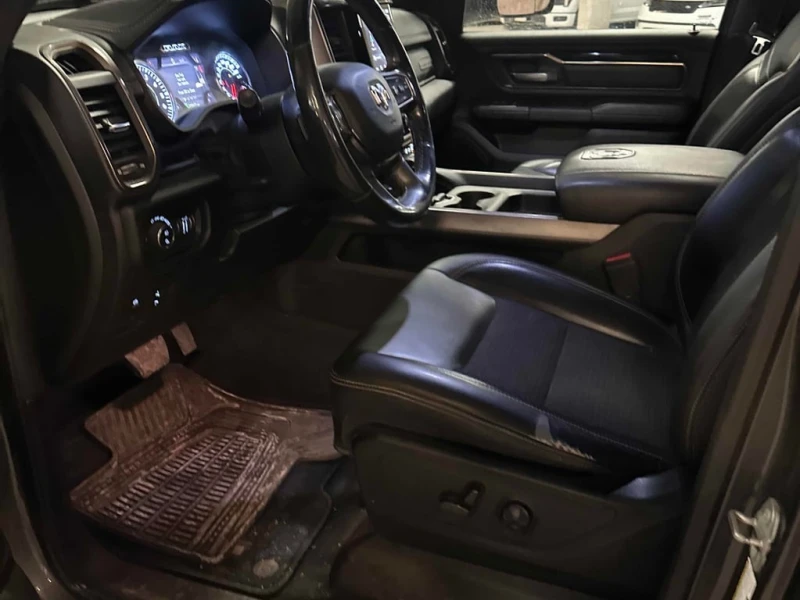 Dodge RAM 1500 * Sport * CARFAX * БЕЗ ПЪРВОНАЧАЛНА ВНОСКА, снимка 5 - Автомобили и джипове - 53339161
