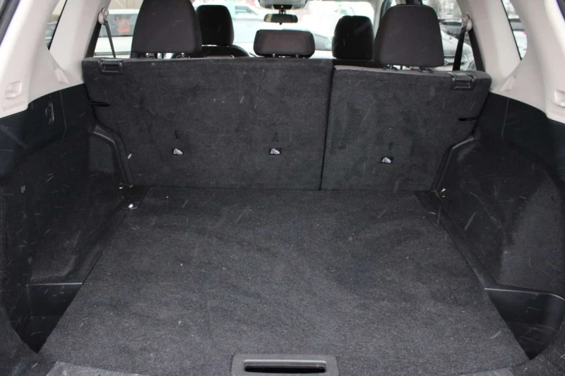 Nissan Rogue S| Heated Seats | Blind Spot , снимка 11 - Автомобили и джипове - 53362385