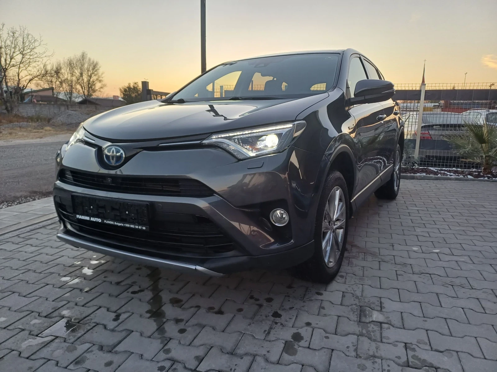 Toyota Rav4 2.5 Hybrid Premium Full Options  - изображение 3