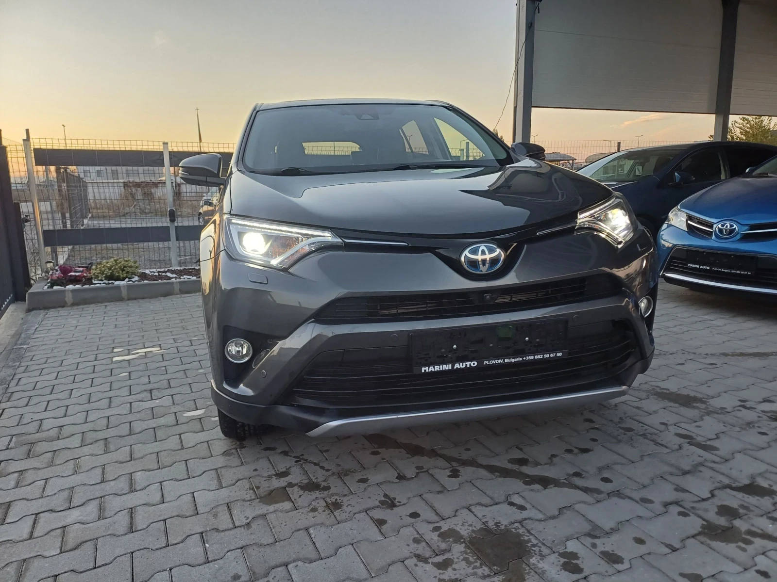 Toyota Rav4 2.5 Hybrid Premium Full Options  - изображение 2