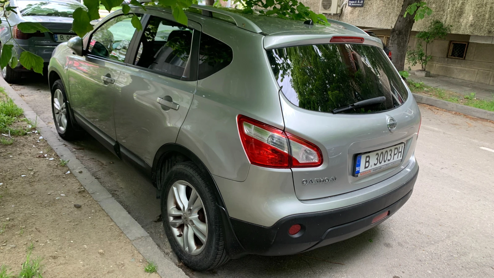 Nissan Qashqai 2.0 4x4 - изображение 4