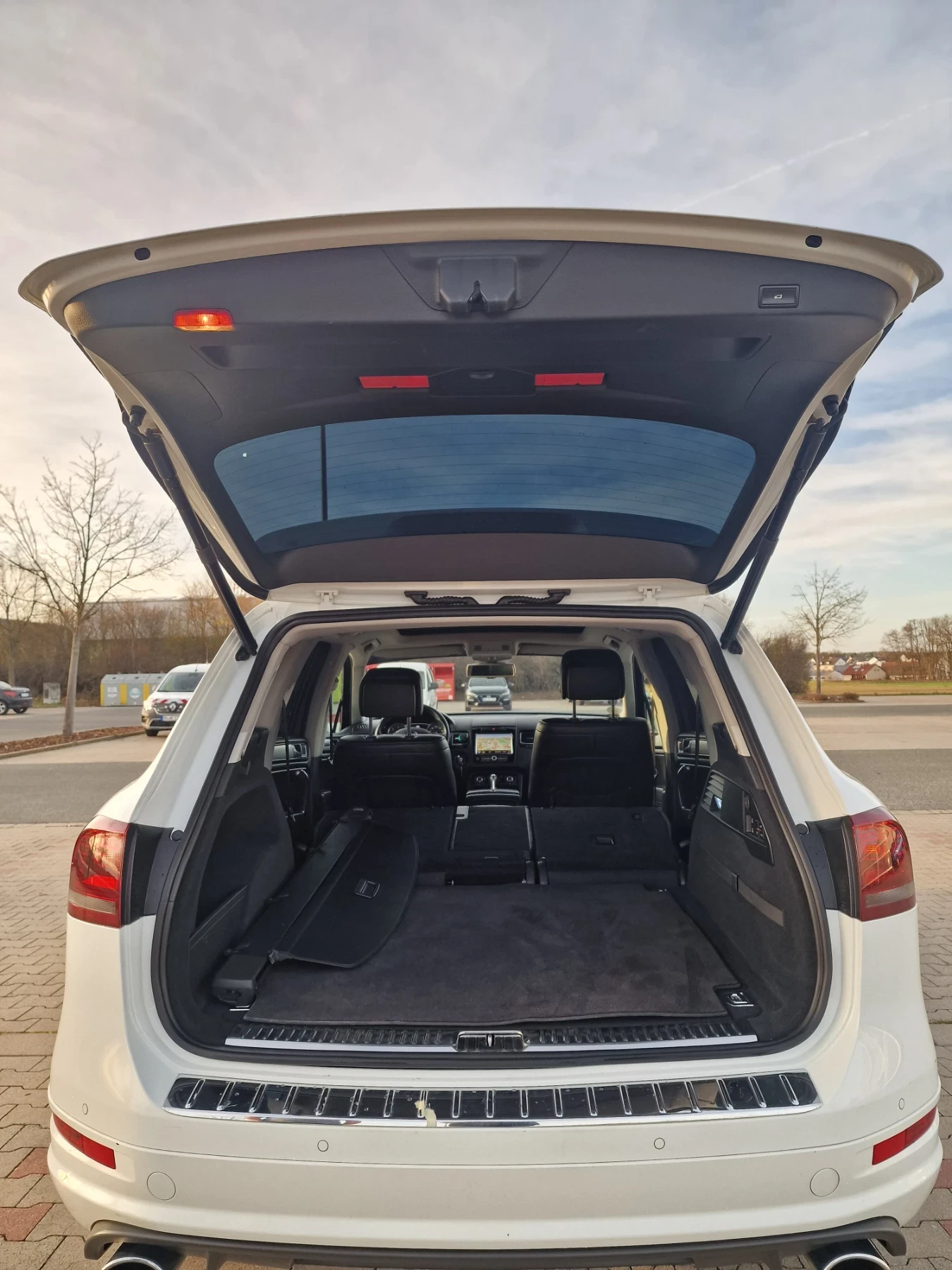 VW Touareg R-Line, обдухване, печка, дистроник, ФУЛ МАКС - изображение 3
