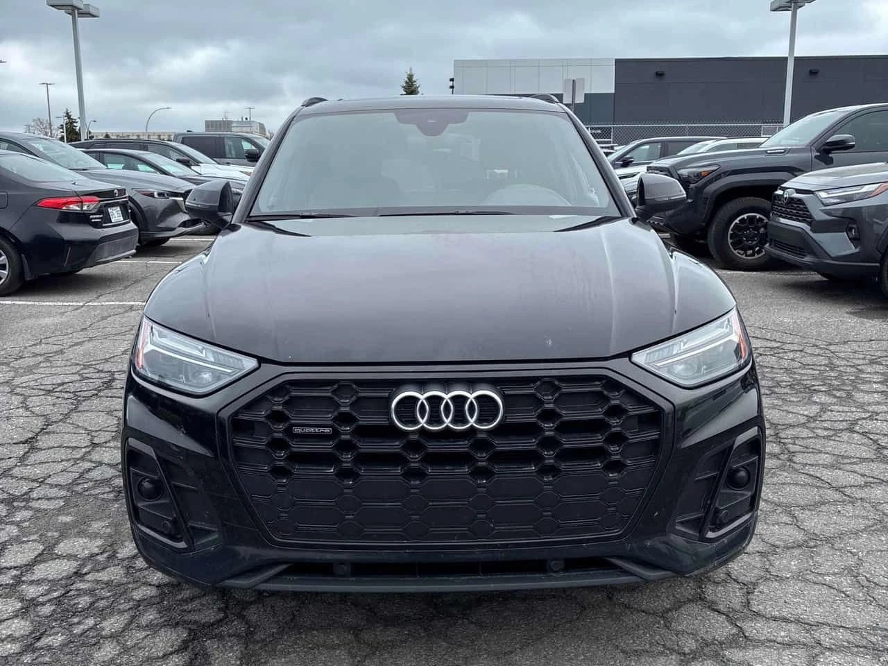 Audi Q5 Progressiv/ПАНОРАМА/ДИСТРОНИК/ГУМИ+ ДЖАНТИ , снимка 2 - Автомобили и джипове - 54372616