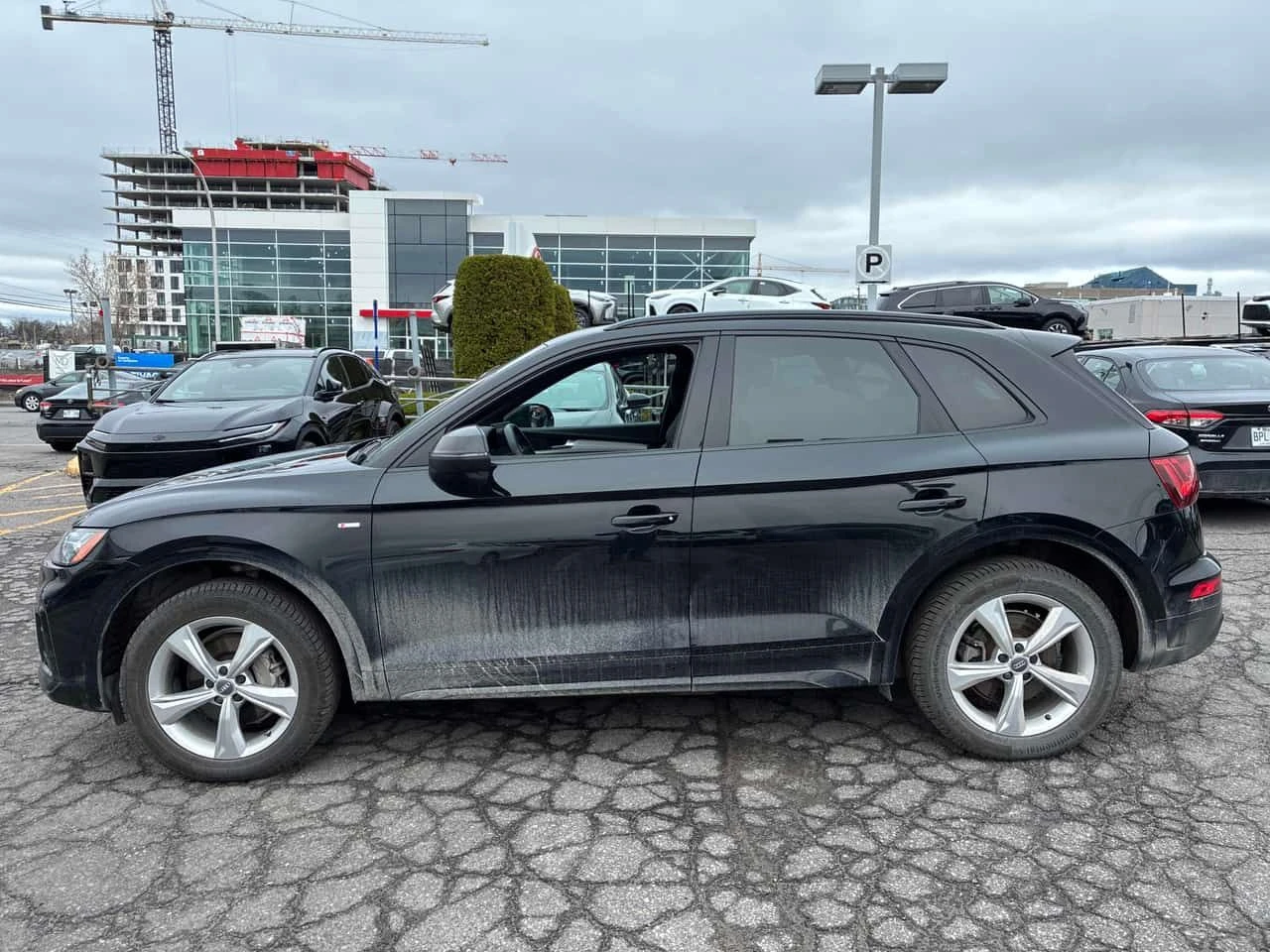 Audi Q5 Progressiv/ПАНОРАМА/ДИСТРОНИК/ГУМИ+ ДЖАНТИ , снимка 3 - Автомобили и джипове - 54372616