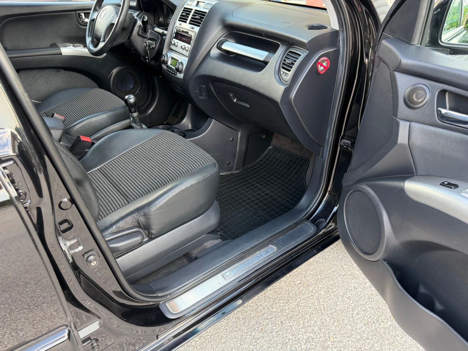 Kia Sportage 2.0i 140к.с. 4х4 ГАЗ/БЕНЗИН, снимка 15 - Автомобили и джипове - 54774683