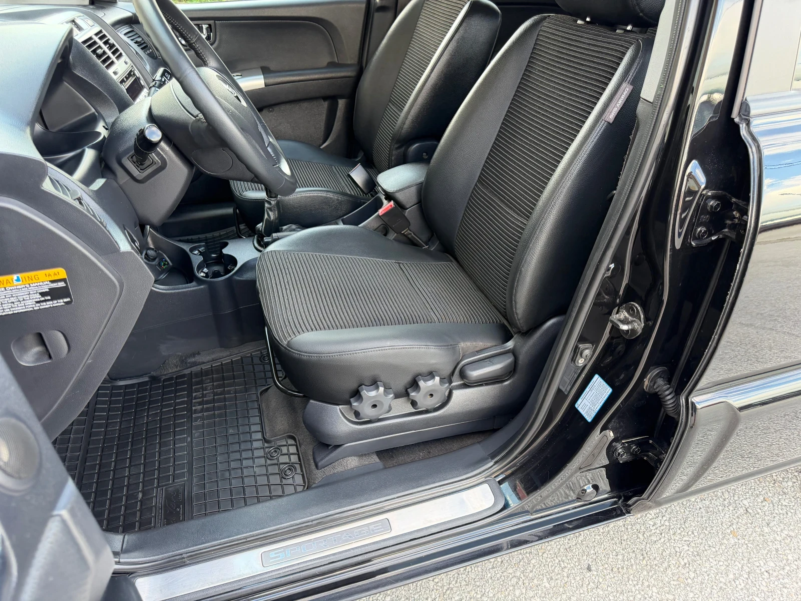 Kia Sportage 2.0i 140к.с. 4х4 ГАЗ/БЕНЗИН, снимка 12 - Автомобили и джипове - 54774683
