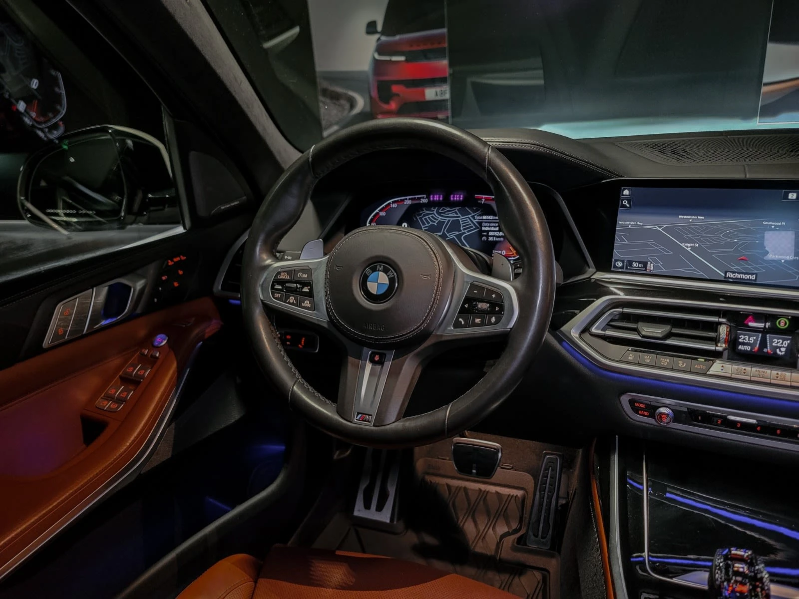 BMW X7 40i* M-SPORT* DISTRONIC* INDIVIDUAL* HEAD-UP* ОБДУ, снимка 10 - Автомобили и джипове - 54834781