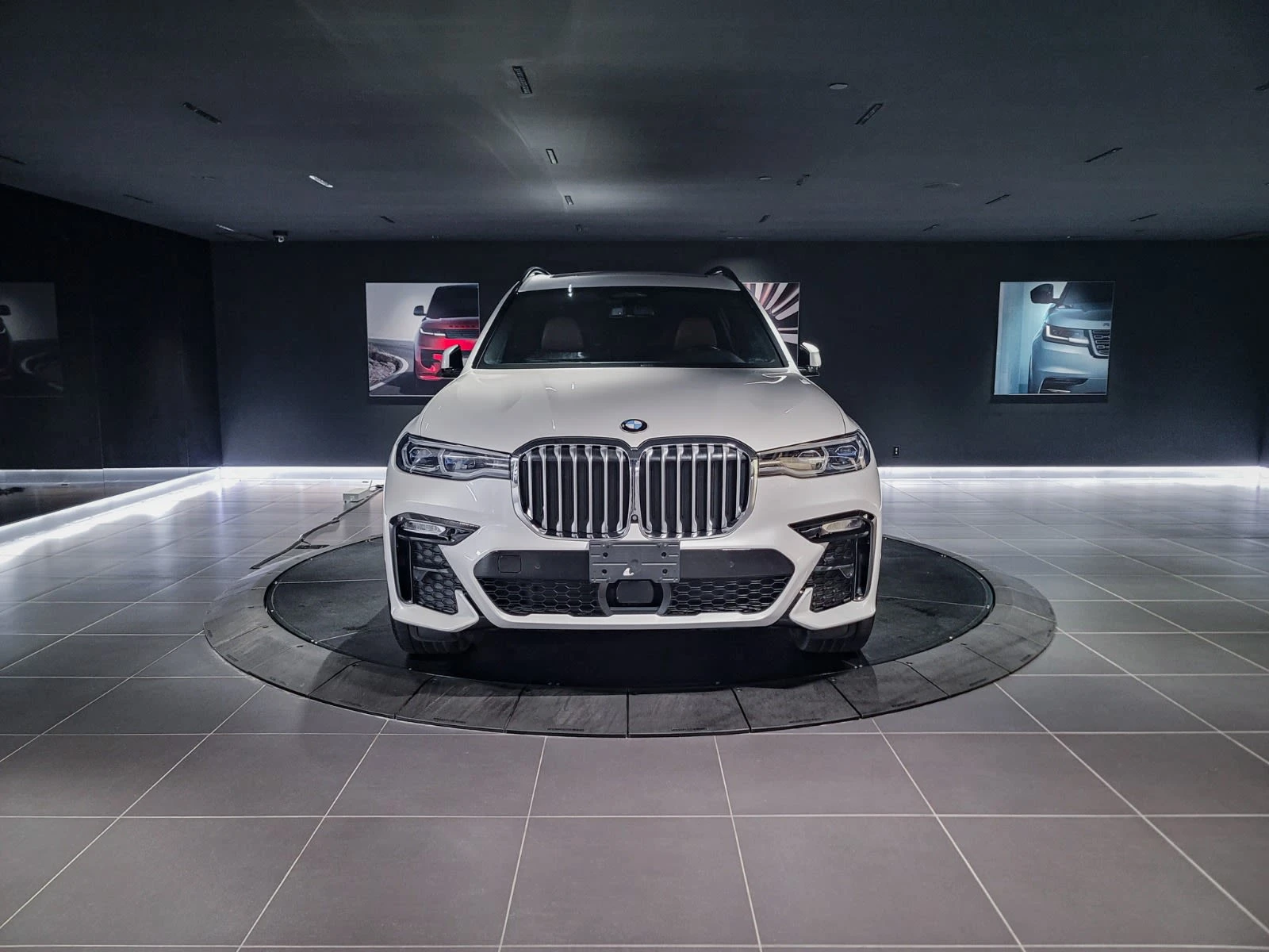 BMW X7 40i* M-SPORT* DISTRONIC* INDIVIDUAL* HEAD-UP* ОБДУ