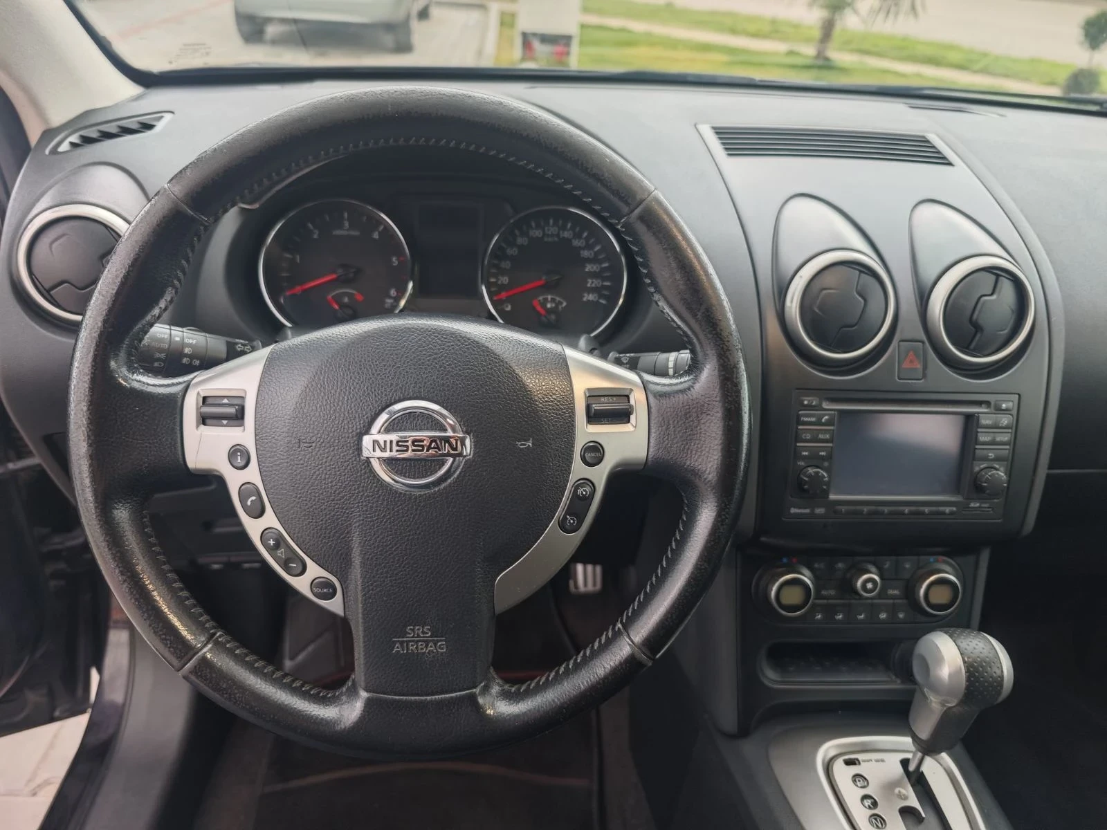 Nissan Qashqai, снимка 6 - Автомобили и джипове - 54998702