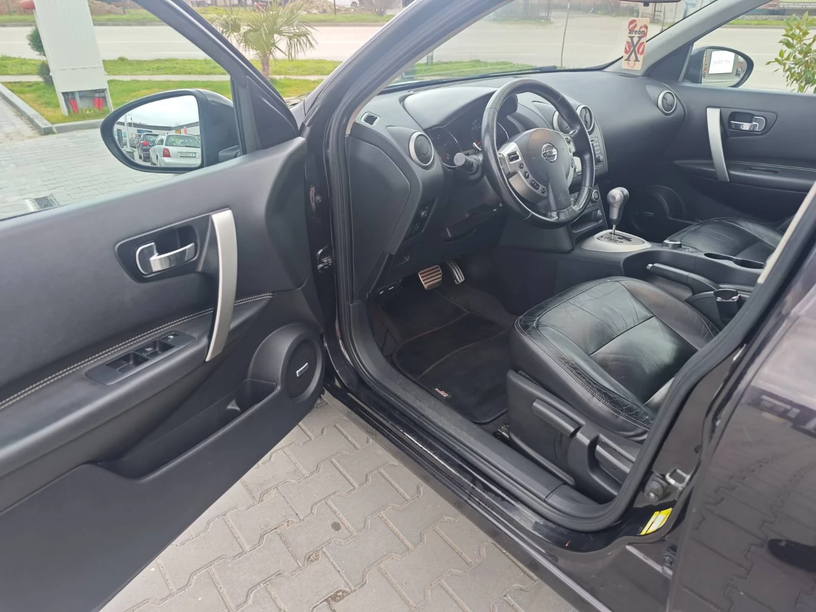 Nissan Qashqai, снимка 8 - Автомобили и джипове - 54998702