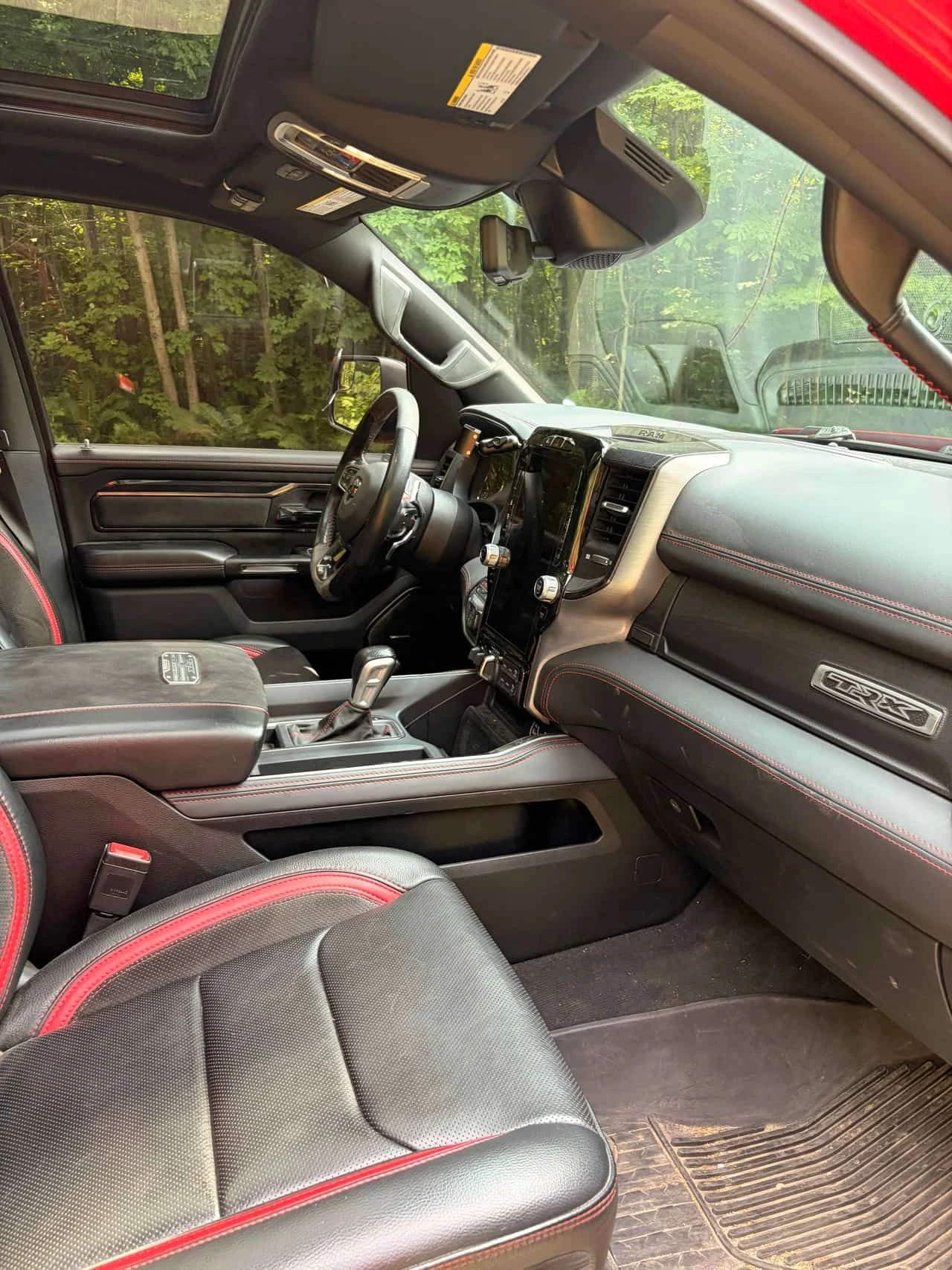 Dodge RAM 1500 * TRX * CARFAX * ОПЦИЯ ЗА ФИНАНСИРАНЕ , снимка 13 - Автомобили и джипове - 55641195