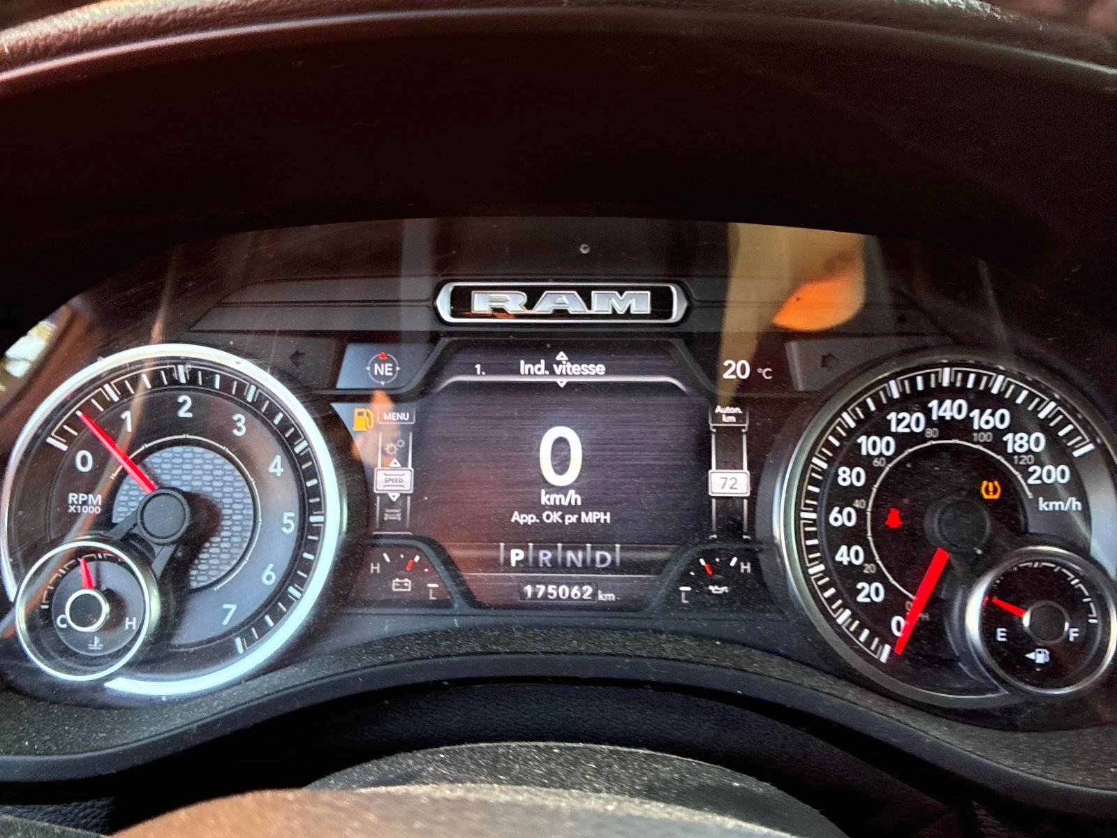 Dodge RAM 1500 * Sport * CARFAX * ЦЕНА ДО БГ, снимка 12 - Автомобили и джипове - 56139511
