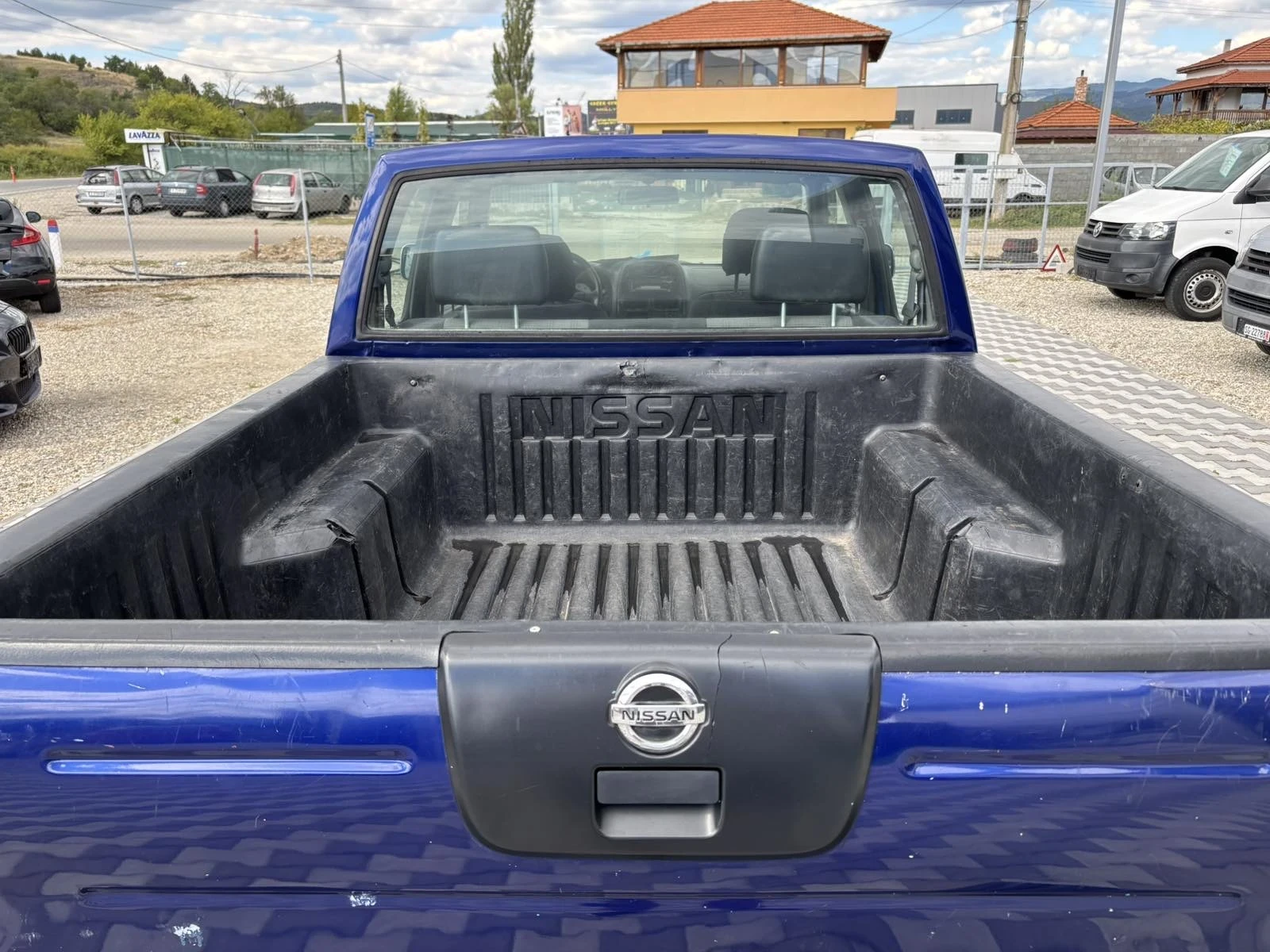 Nissan Navara 2.5 TDI , снимка 5 - Автомобили и джипове - 56145096