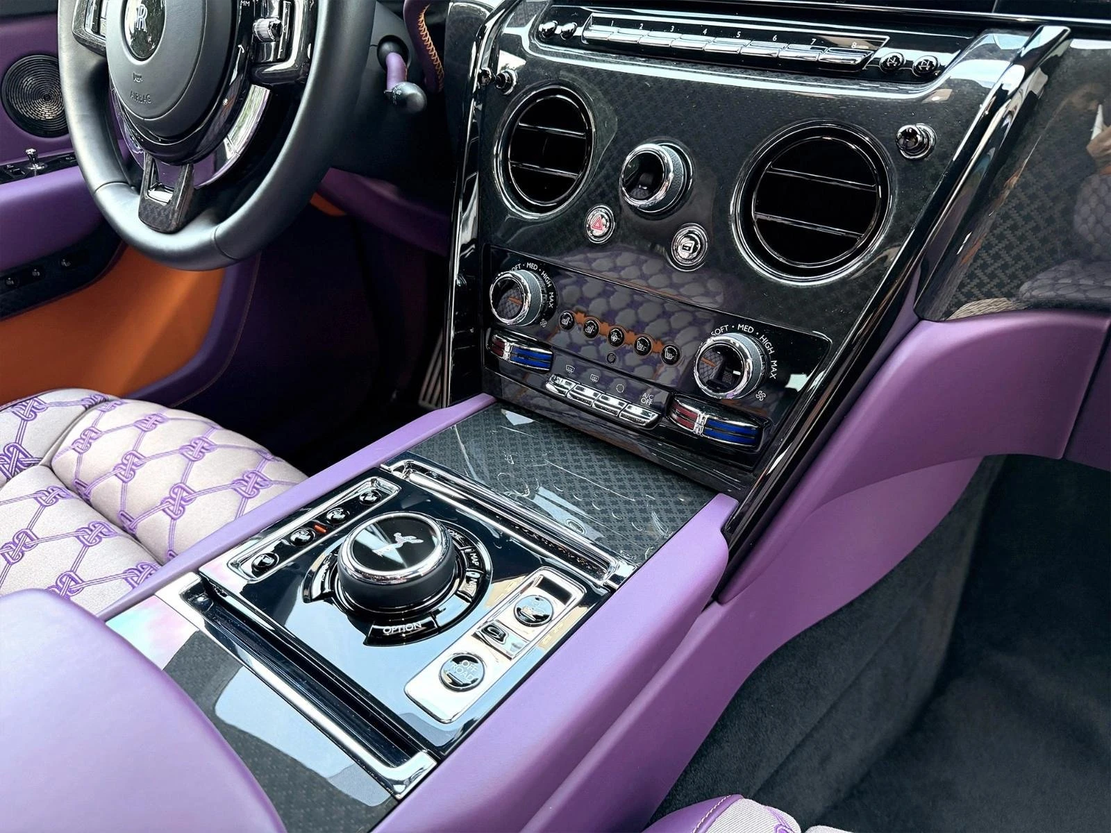 Rolls-Royce Cullinan REAR THEATRE / BESPOKE / SHOOTING STAR / 23 /  | Mobile.bg � ����������� 10