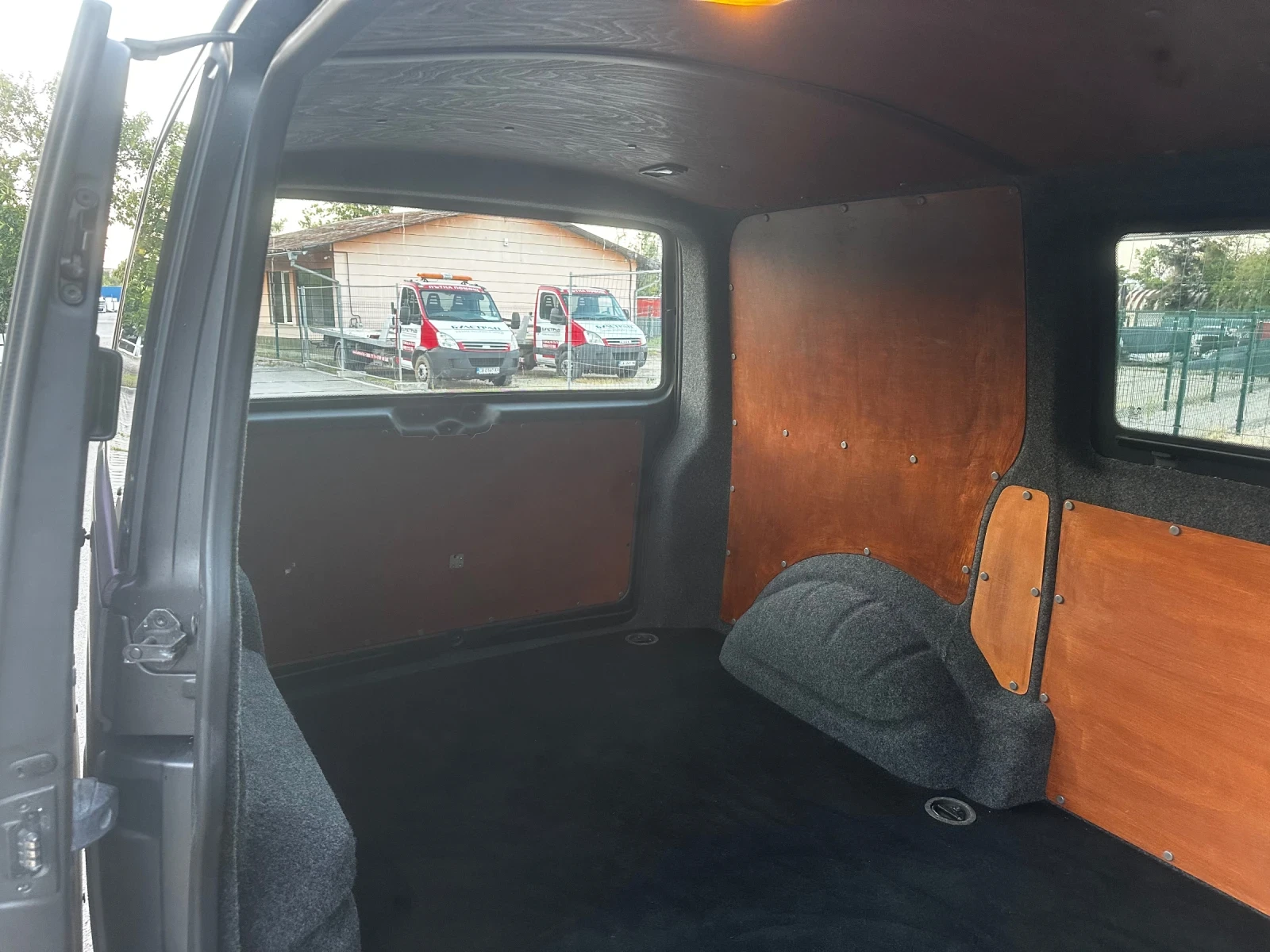 VW T5 Т5.2 2.0TDI, снимка 16 - Бусове и автобуси - 55808141