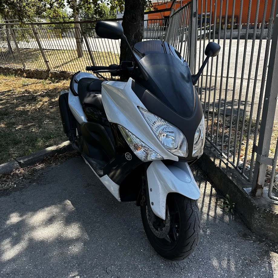 Yamaha T-max къса слюда, снимка 3 - Мотоциклети и мототехника - 54708594