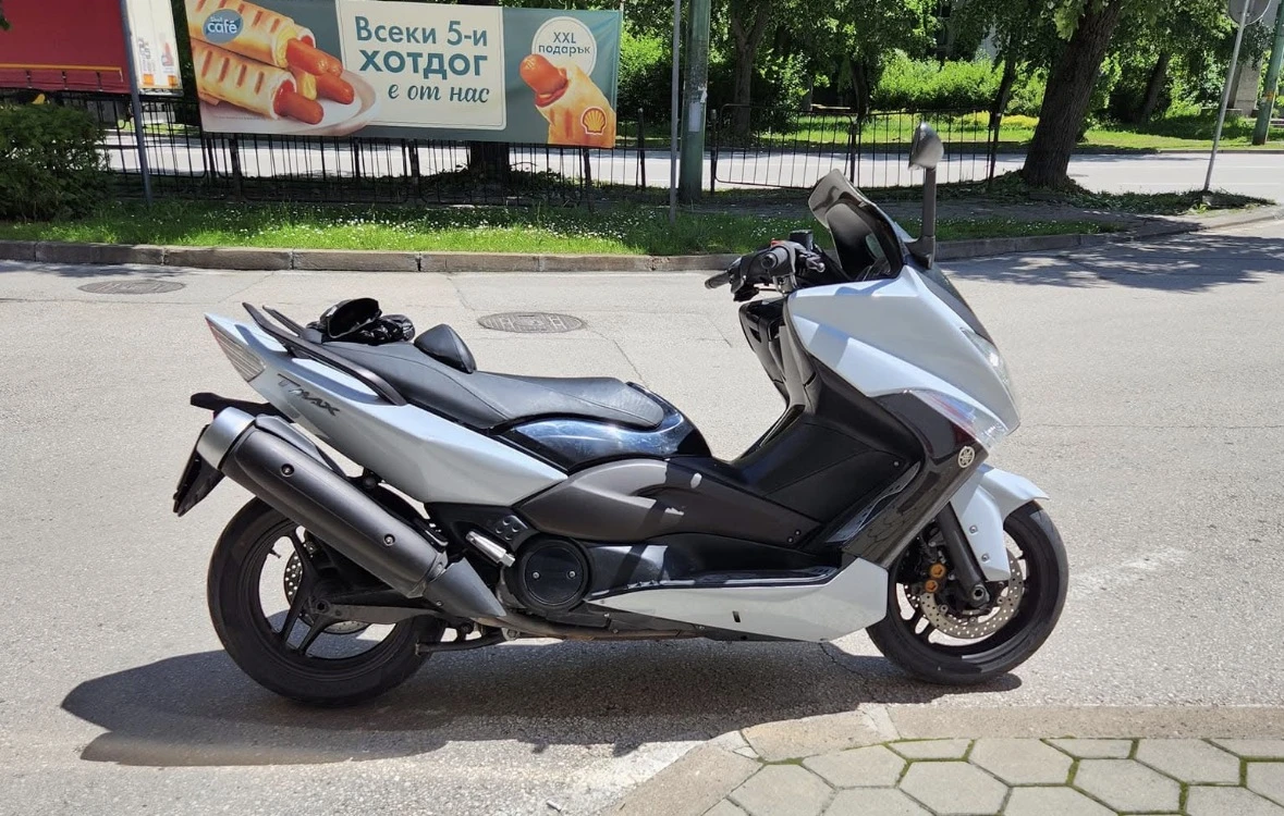 Yamaha T-max къса слюда