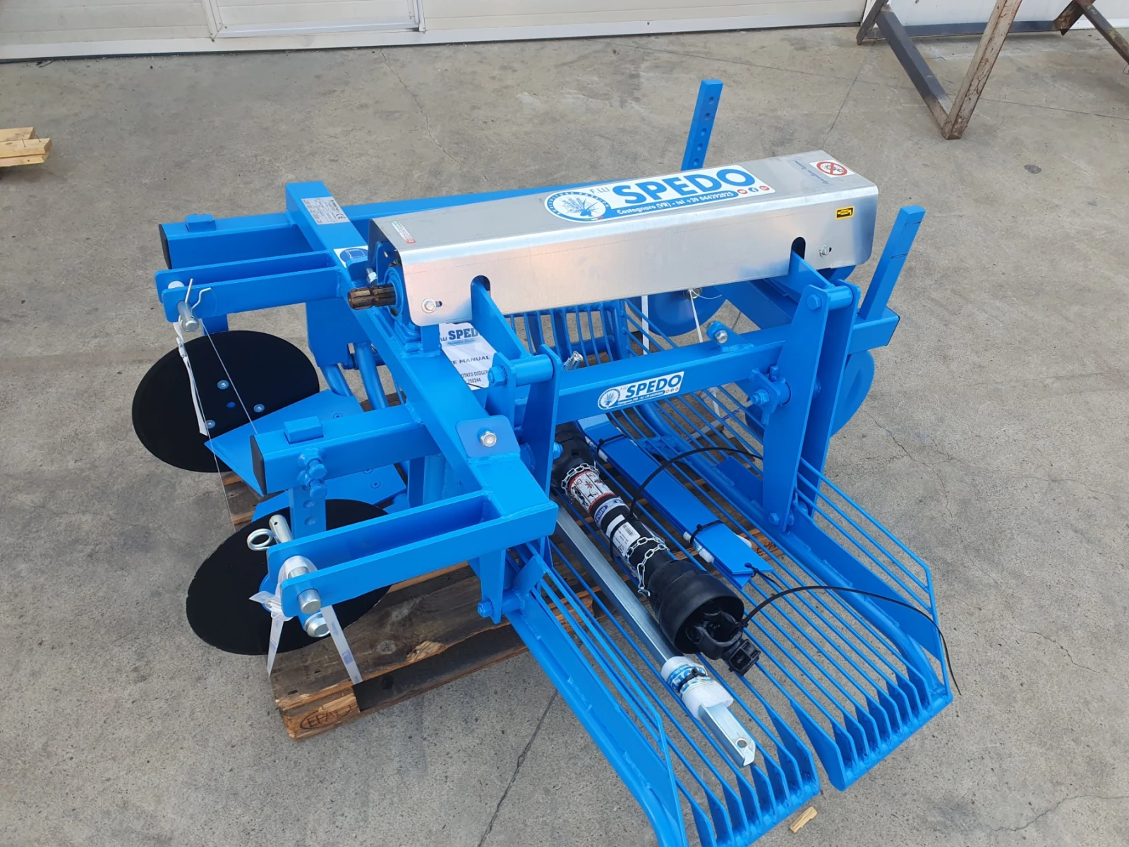 Специализирани машини Машини за зеленчуци Картофовадачна машина марка Spedo модел CPLD, снимка 1